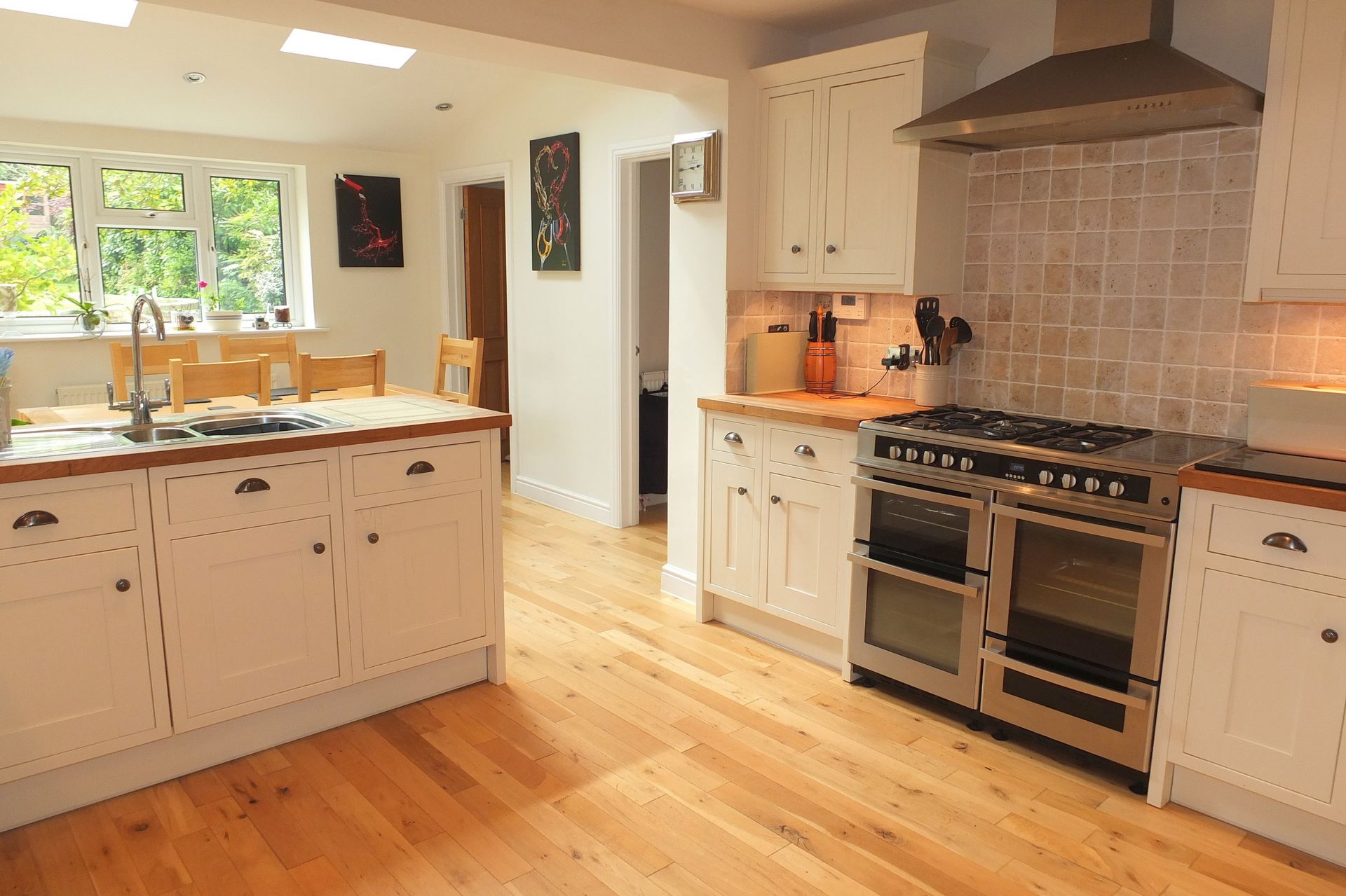 Property For Sale Lucastes Avenue, Haywards Heath, RH16 4 Bedroom