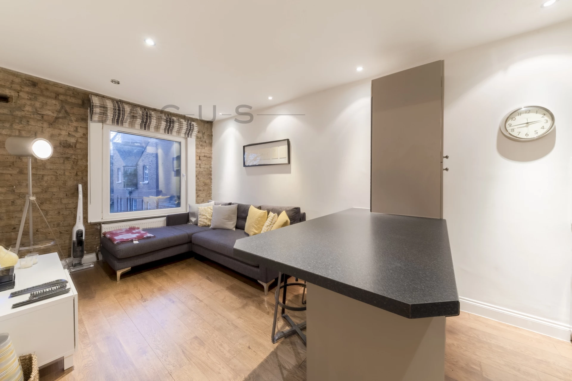 Kitchen / Reception
