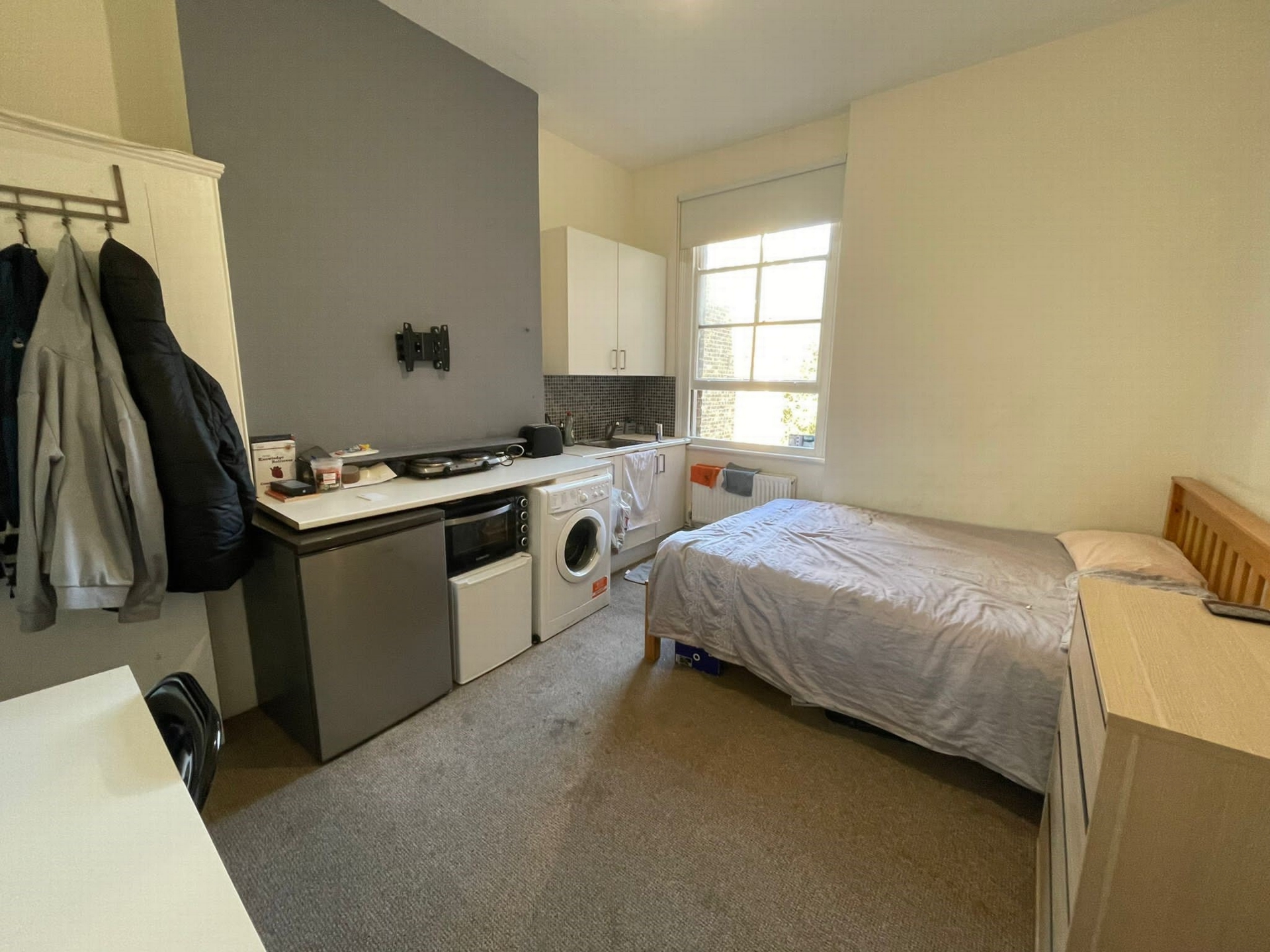 Similar Property: Room To Let in South Hampstead