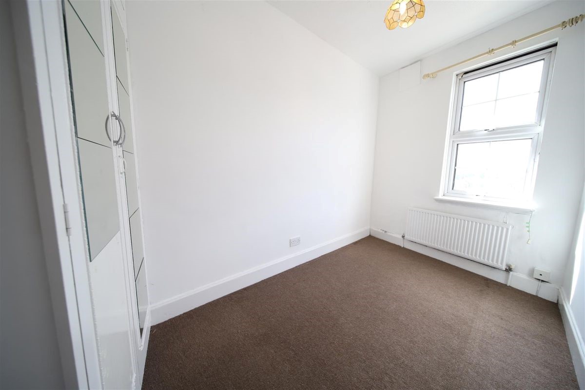 Property To Rent Onslow Parade Hampden Square, Southgate, N14 3 Bedroom Flat through Abacus