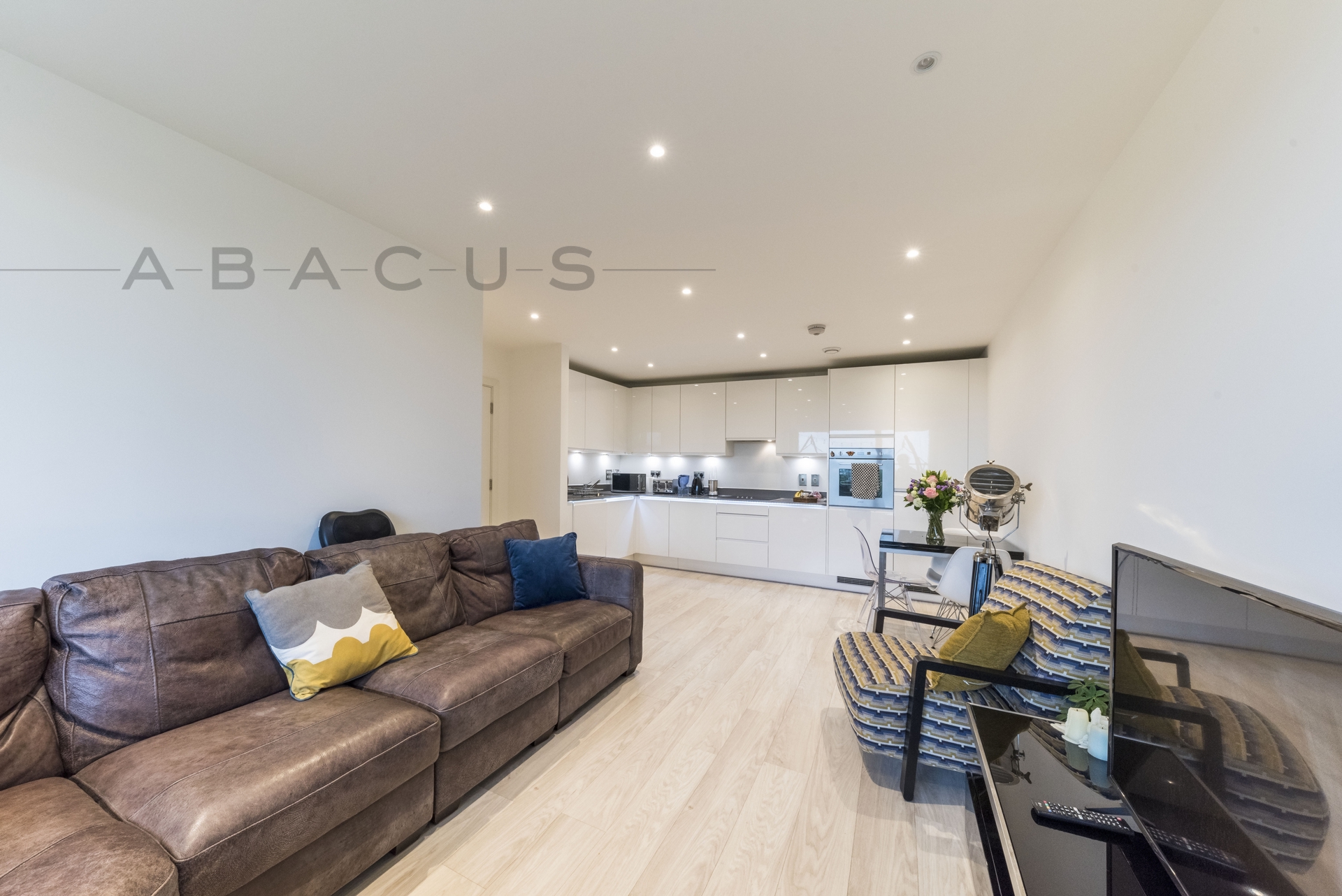 Property To Rent Lakeside Drive, Park Royal, NW10 2 Bedroom Flat