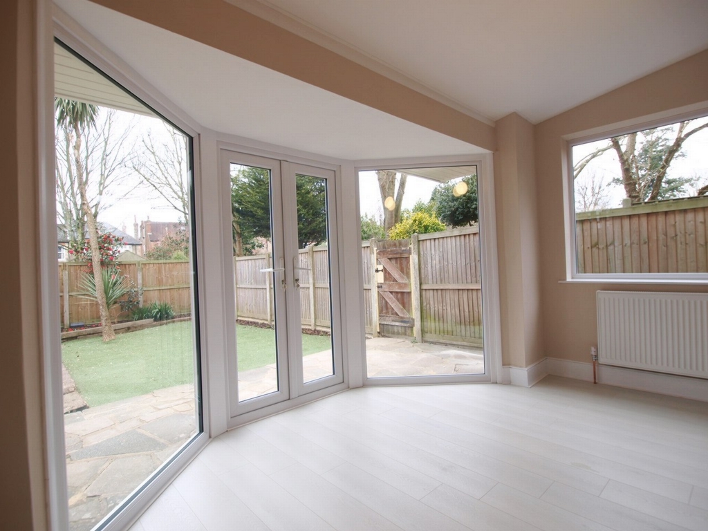 Compton Road Winchmore Hill London N21