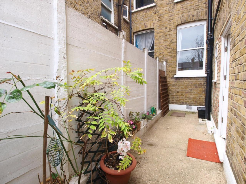 Photo 10