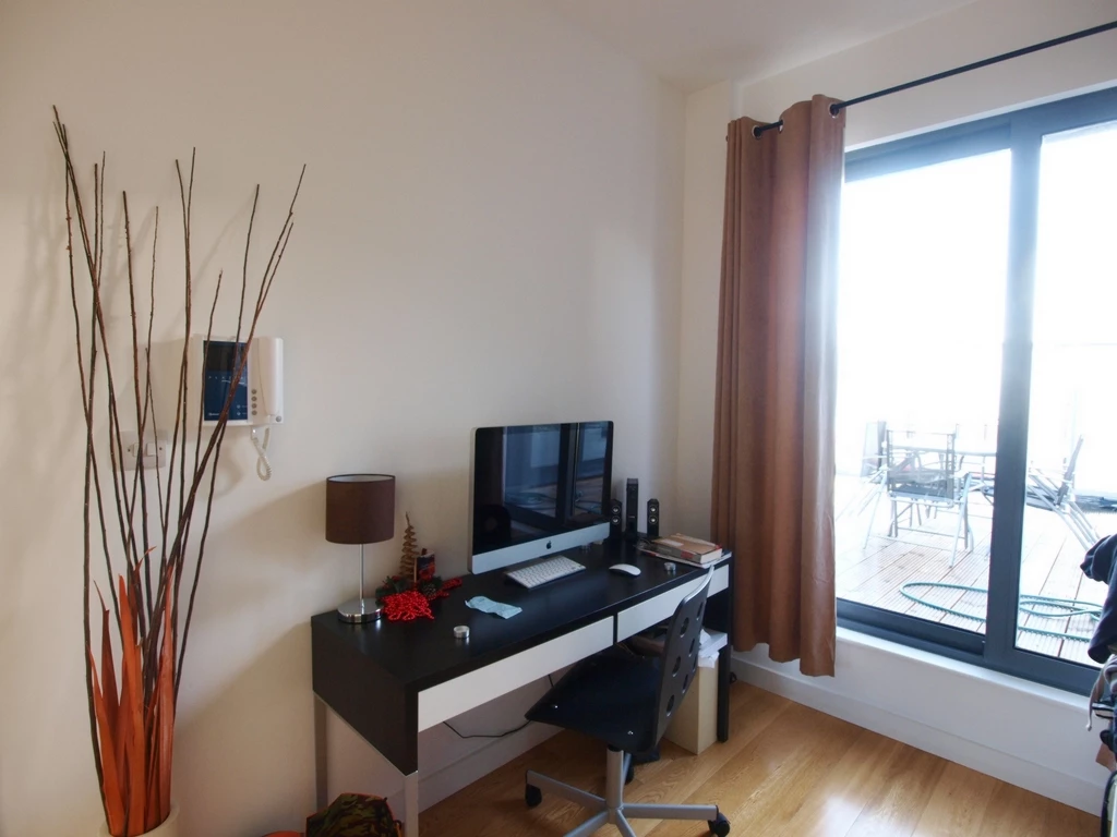 Photo 8