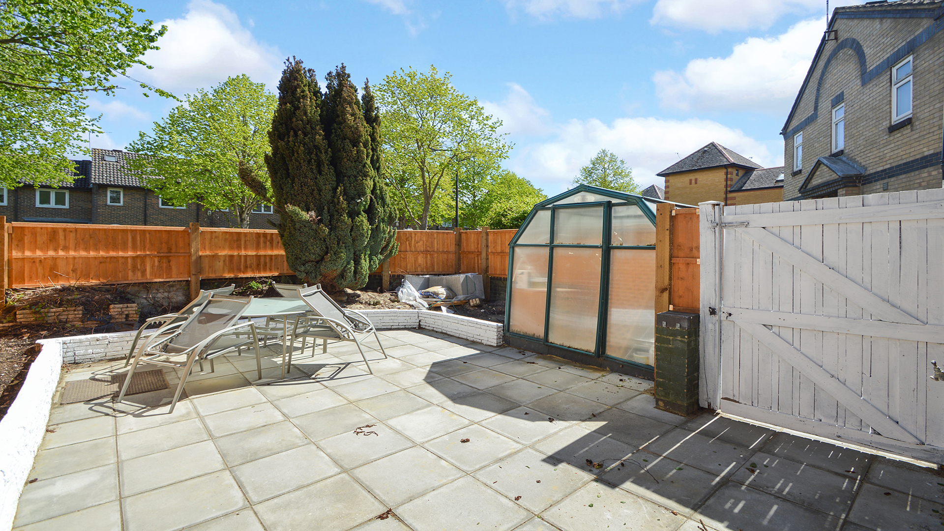 Property For Sale Radley Court, Canada Water, SE16 2 Bedroom End of