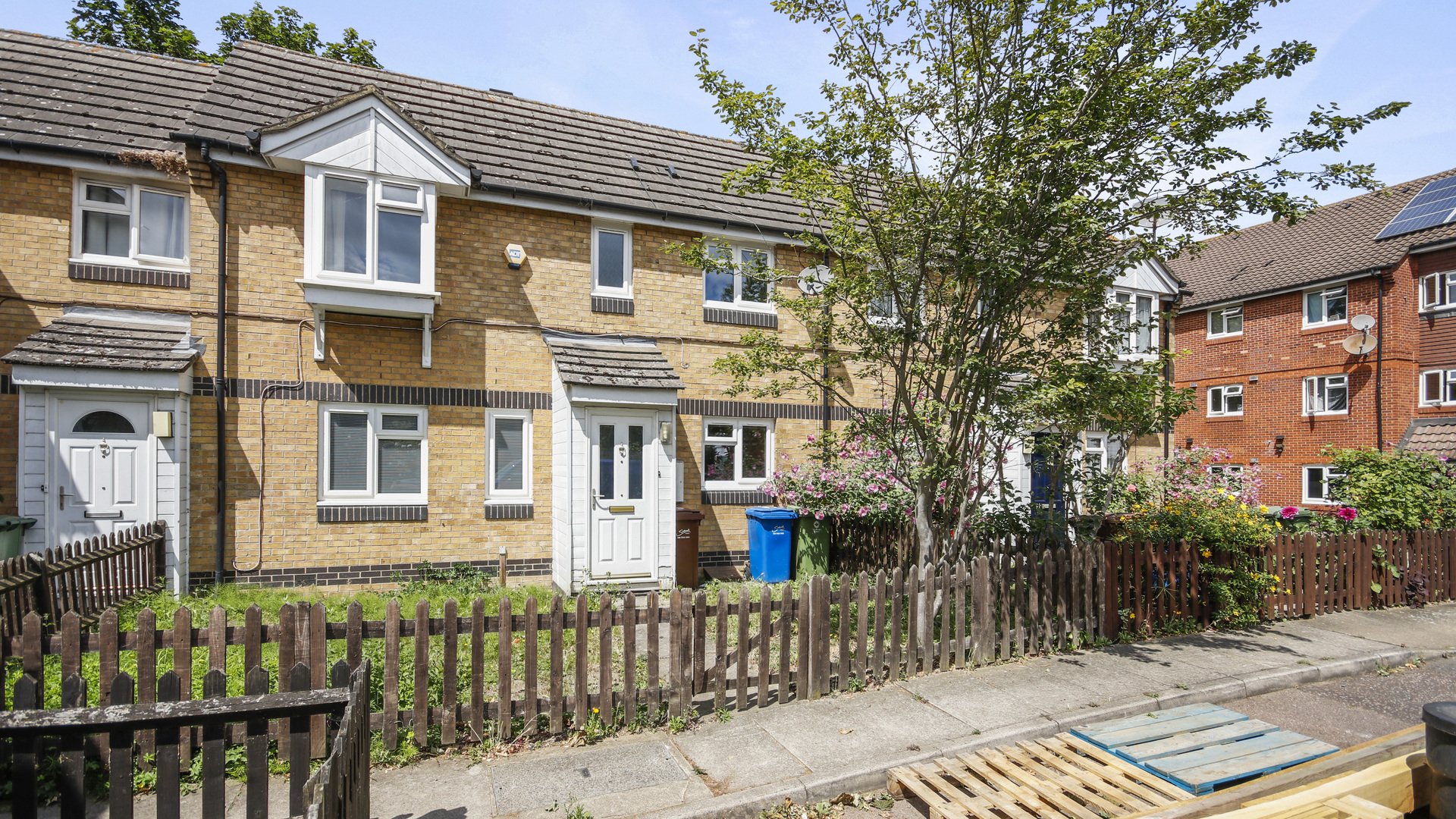 Property For Sale Stevenson Crescent, Bermondsey, SE16 2 Bedroom