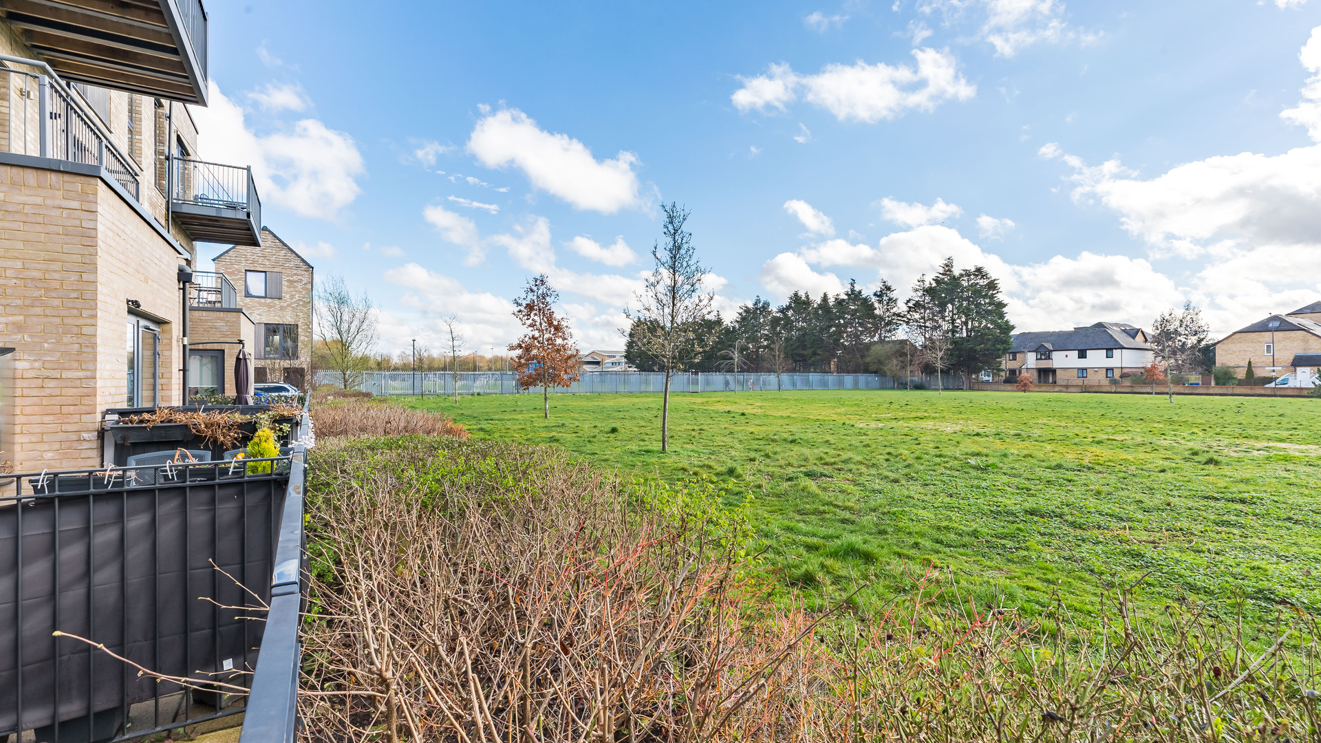 Property For Sale Fisher Close, Rotherhithe, SE16 2 Bedroom Flat