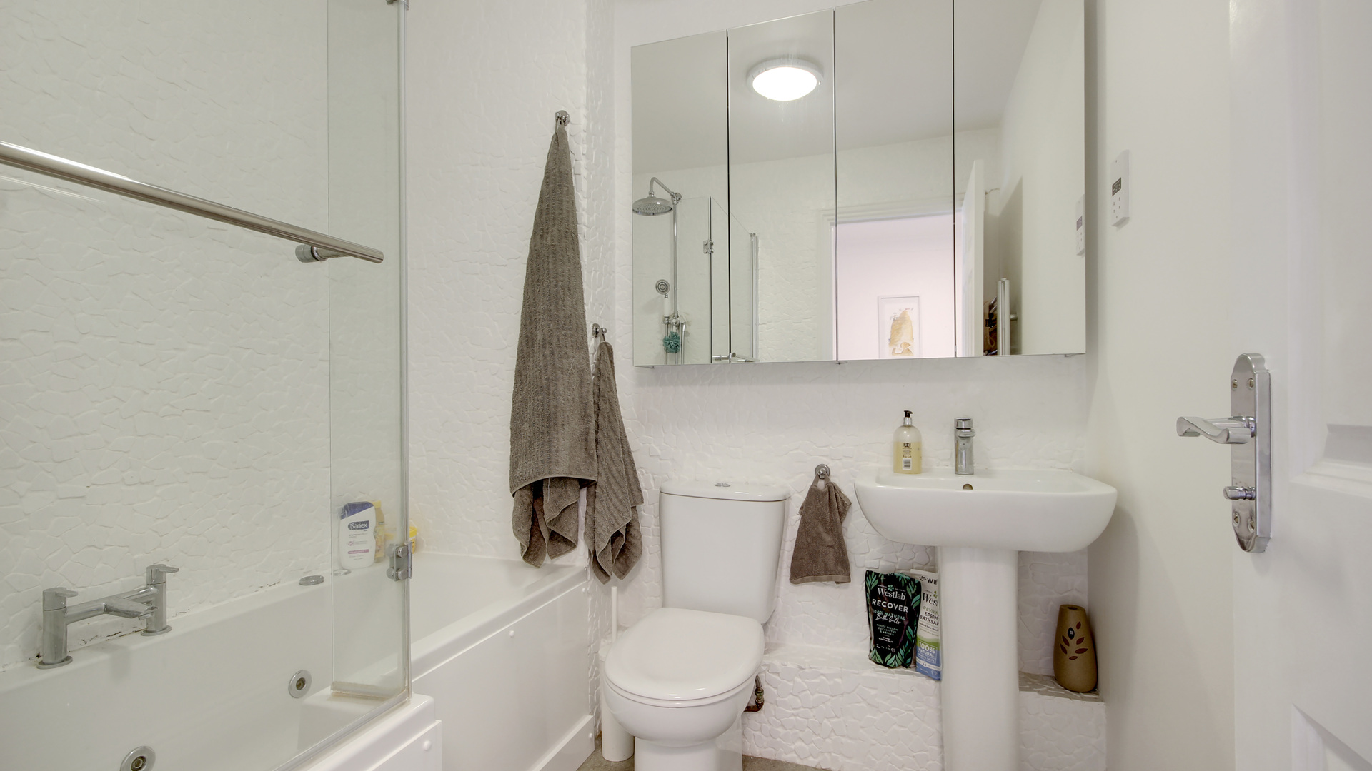 Property For Sale Barlow Drive, Shooters Hill, SE18 2 Bedroom