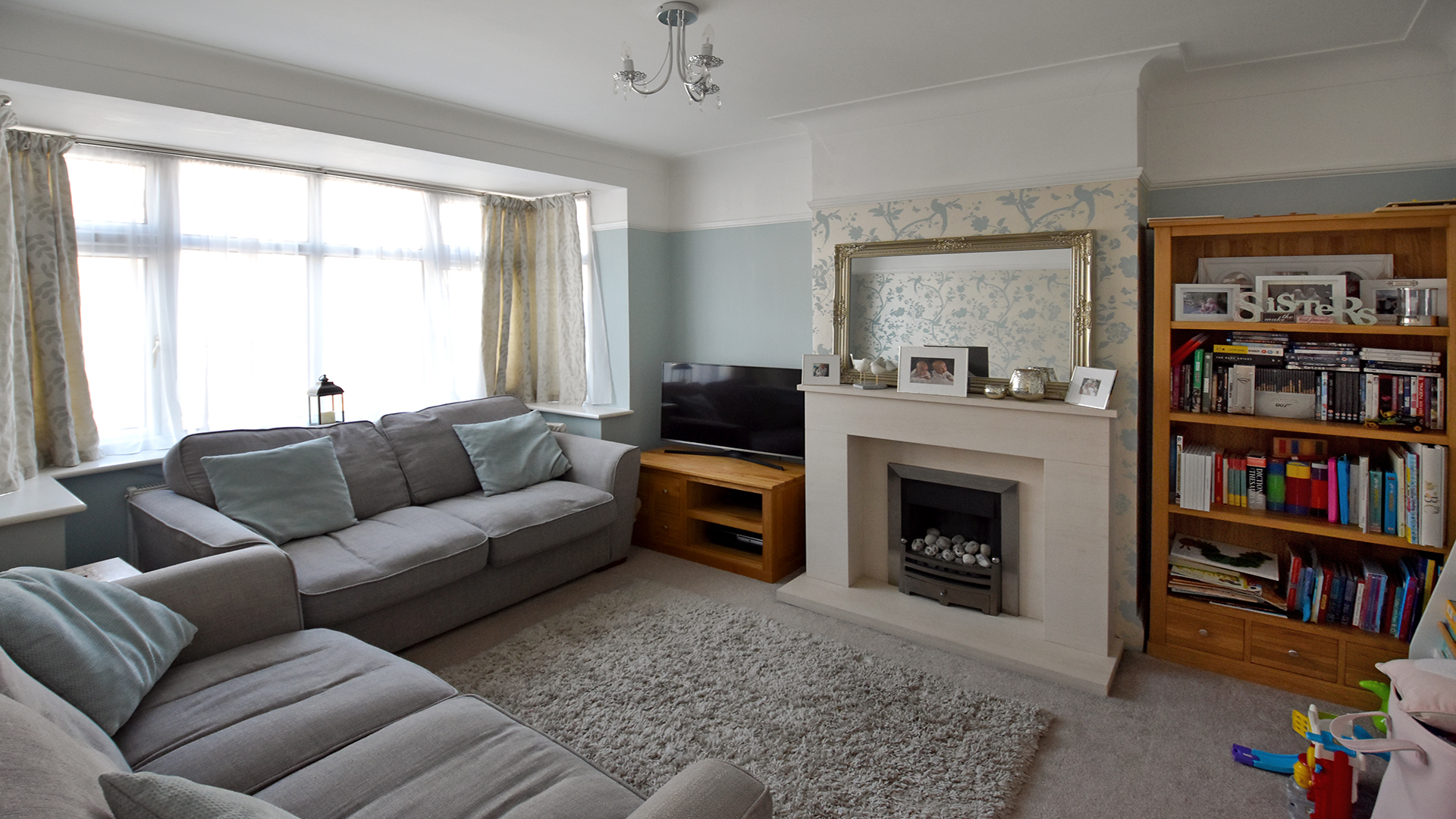 Property For Sale Oak Tree Gardens, Bromley, BR1 3 Bedroom End of