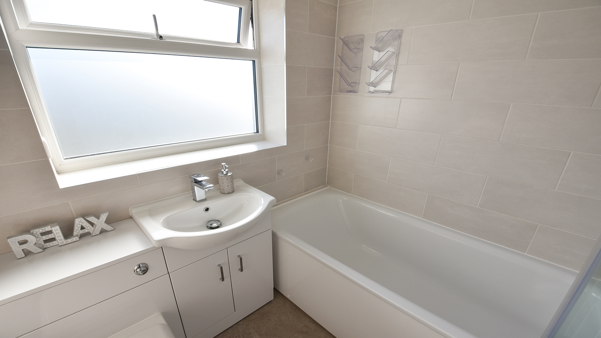 Property For Sale Oak Tree Gardens, Bromley, BR1 3 Bedroom End of