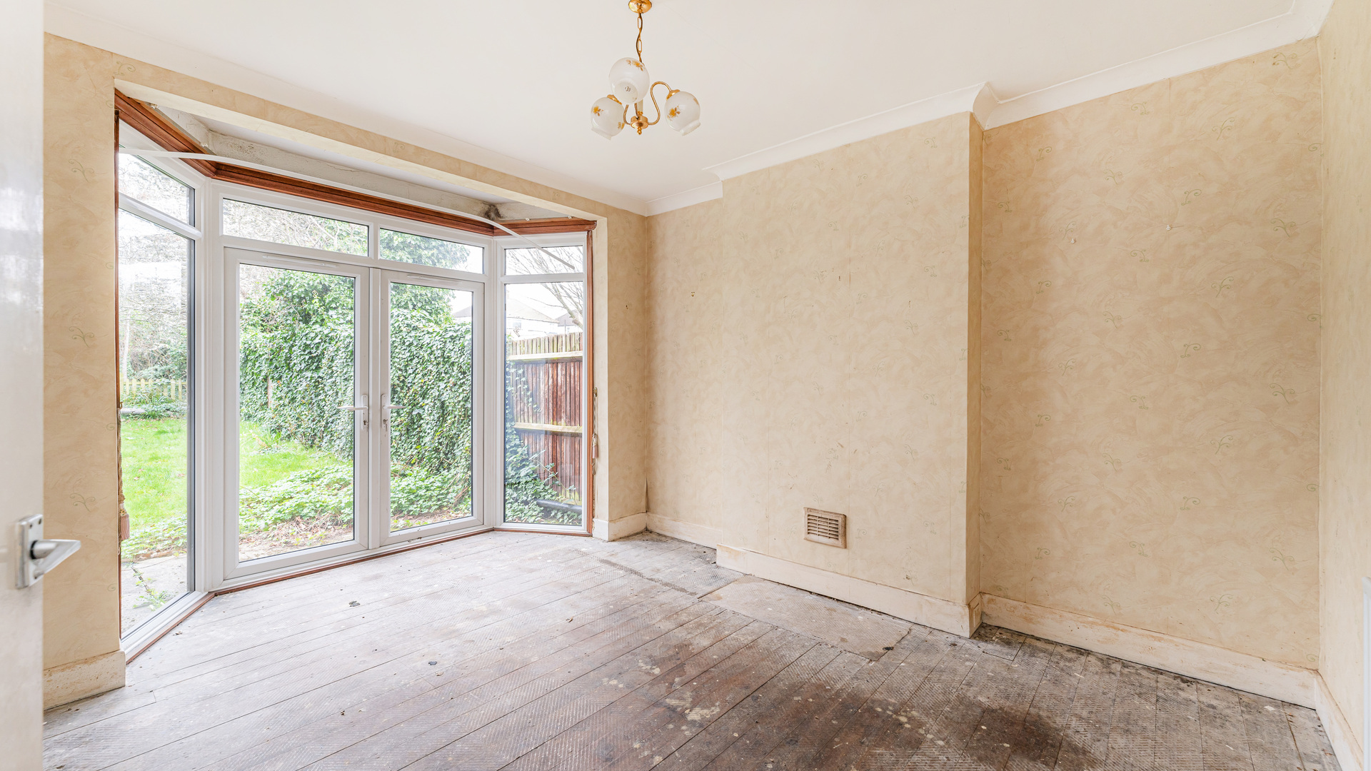 Property For Sale Rochester Way, Kidbrooke, SE3 3 Bedroom Semi