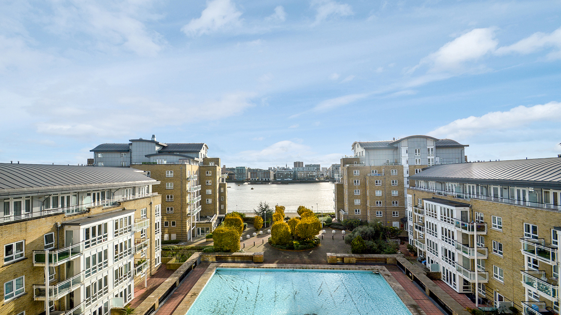 St. Davids Square Isle of Dogs E14