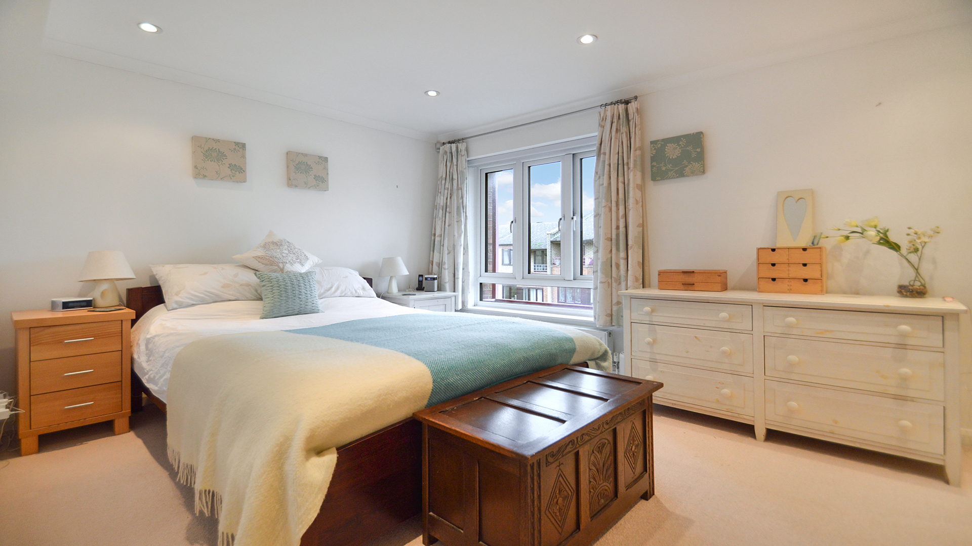 Property For Sale Caledonian Wharf, Isle of Dogs, E14 5 Bedroom