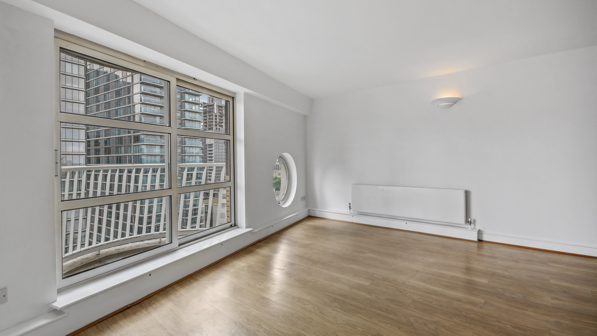Property For Sale Cascades Tower, Westferry Road, Canary Wharf, E14 2