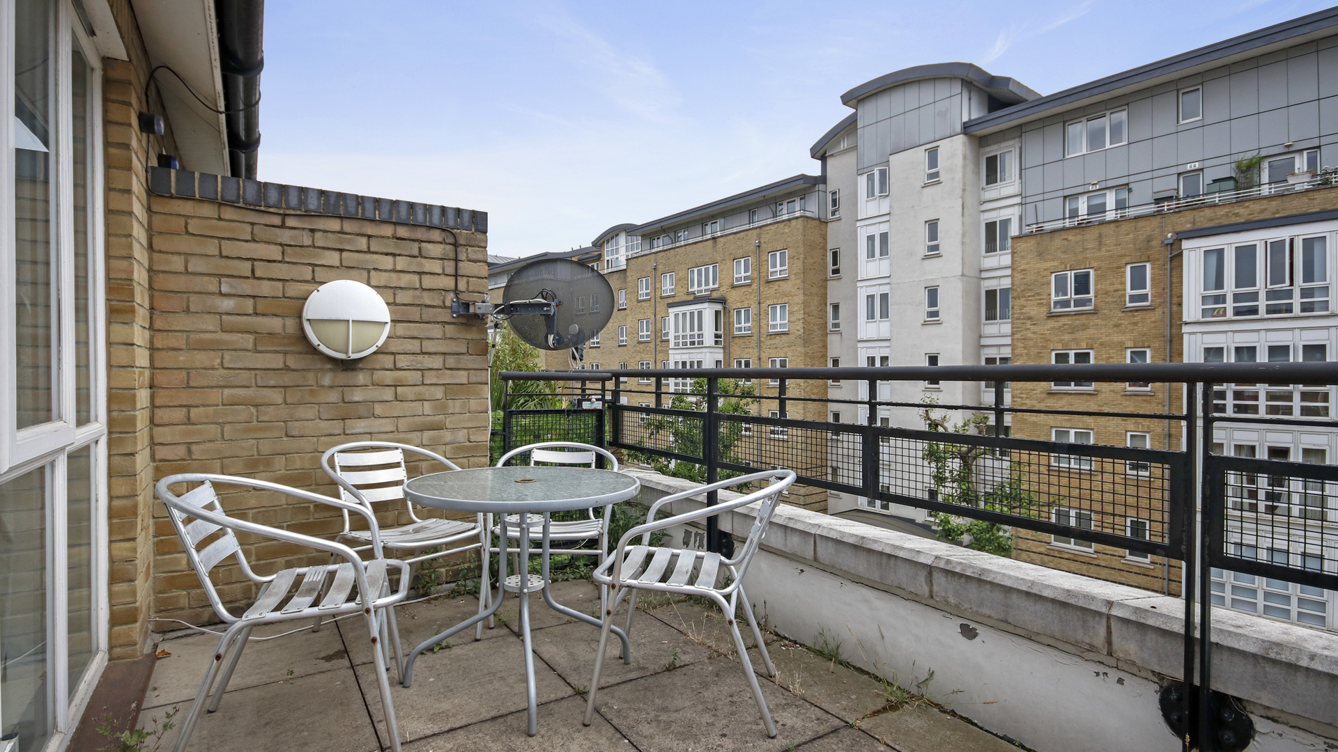 Property For Sale St. Davids Square, Isle of Dogs, E14 5 Bedroom Town House Alex Neil 003025/1
