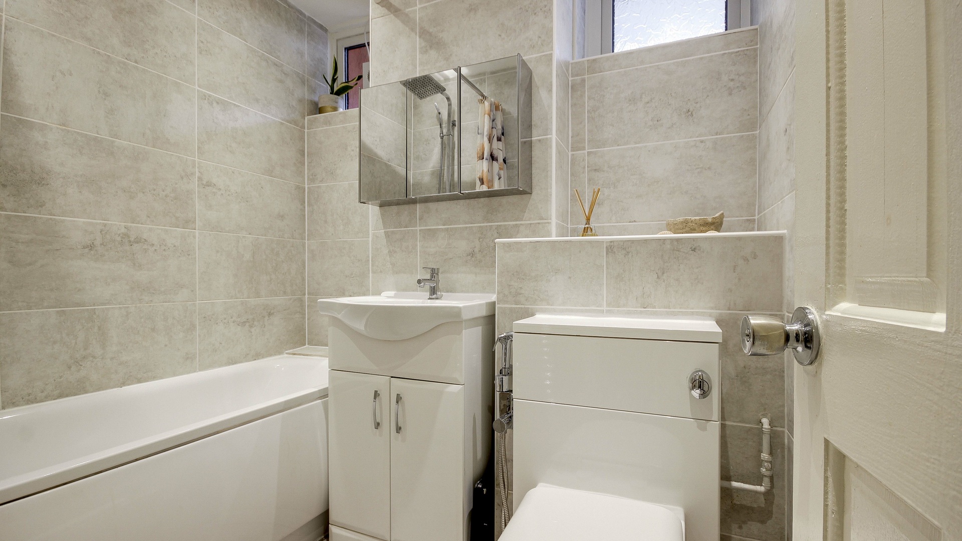 Property For Sale Charlesworth House, Dod Street, Canary Wharf, E14 2