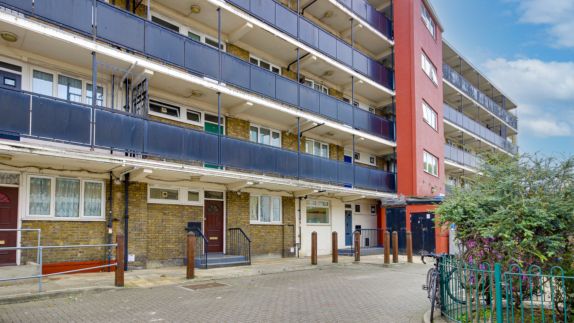 Property For Sale Charlesworth House, Dod Street, Canary Wharf, E14 2