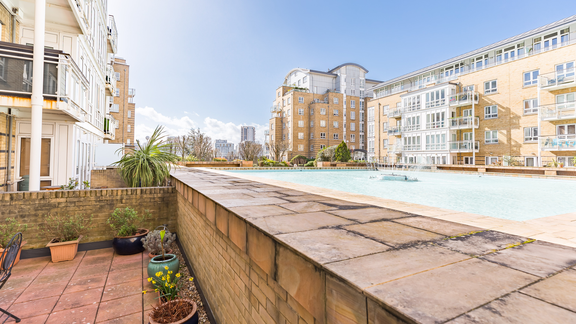 Property For Sale St. Davids Square, Isle of Dogs, E14 1 Bedroom Flat