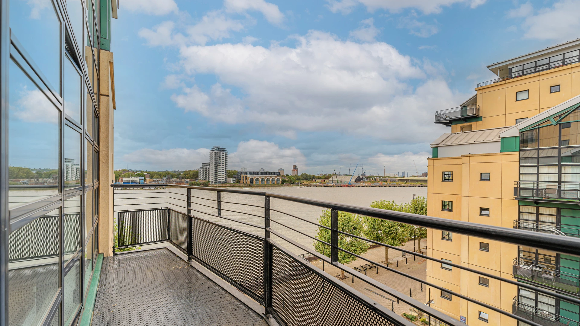 Burrells Wharf Square Isle of Dogs E14