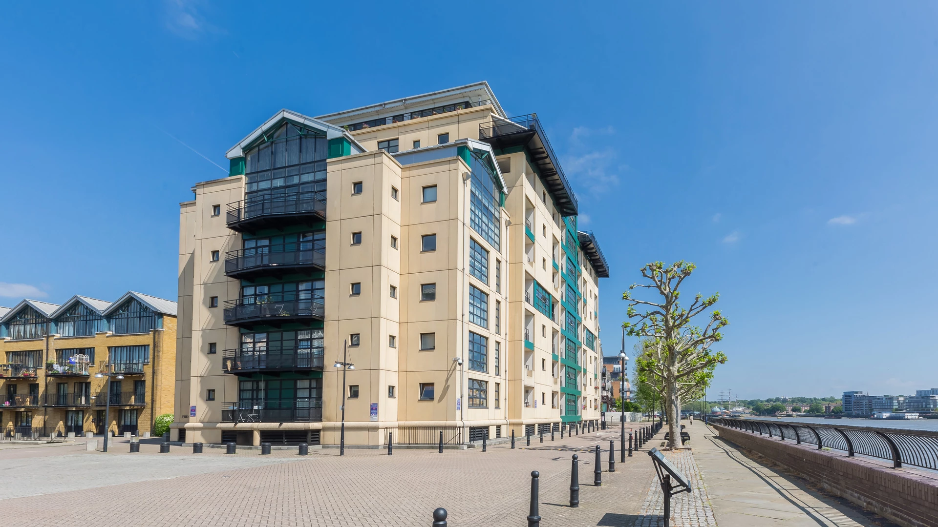 Burrells Wharf Square Isle of Dogs E14