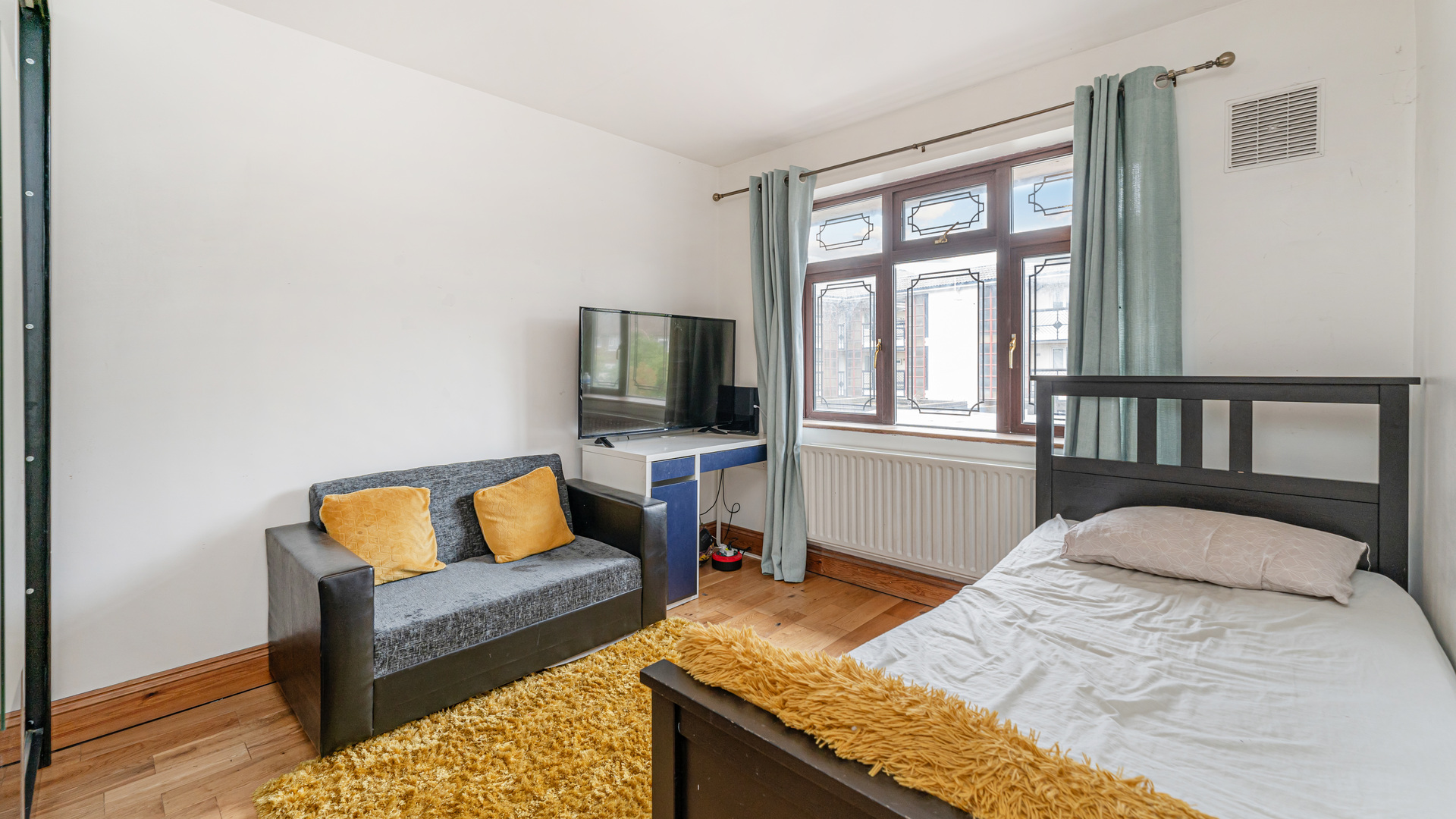 Property For Sale Bray Drive, Canning Town, E16 4 Bedroom Terraced