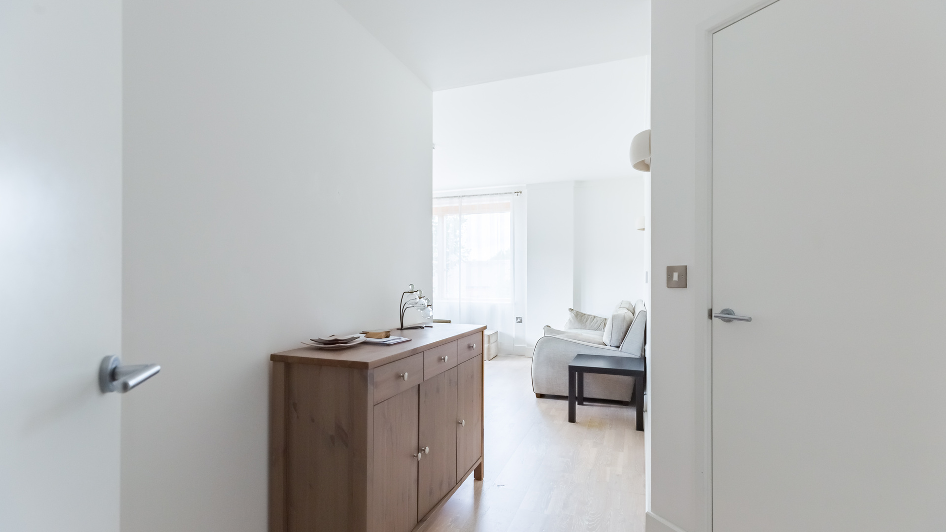 Property For Sale Triangle Apartments, Manchester Road, Isle of Dogs, E14 2 Bedroom Flat