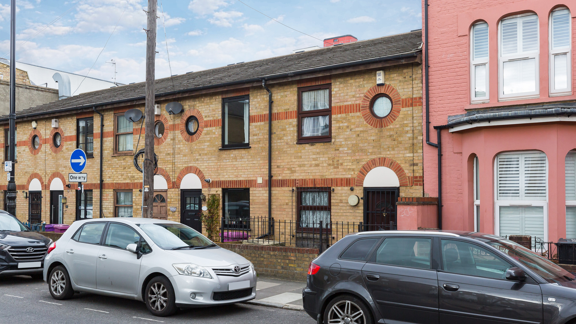 Property For Sale Old Ford Road, Bow, E3 2 Bedroom Terraced Alex