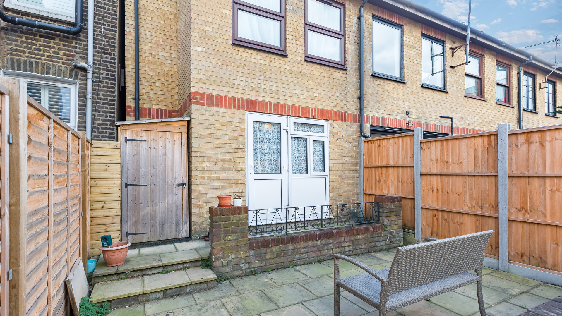 Property For Sale Old Ford Road, Bow, E3 2 Bedroom Terraced Alex
