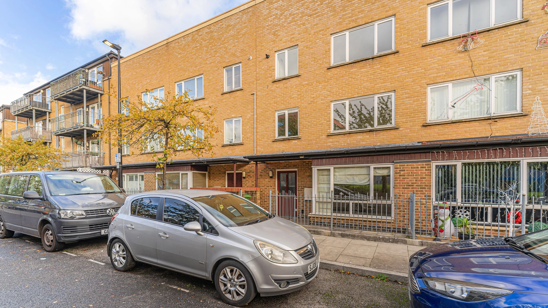 Garrison Road Bow E3