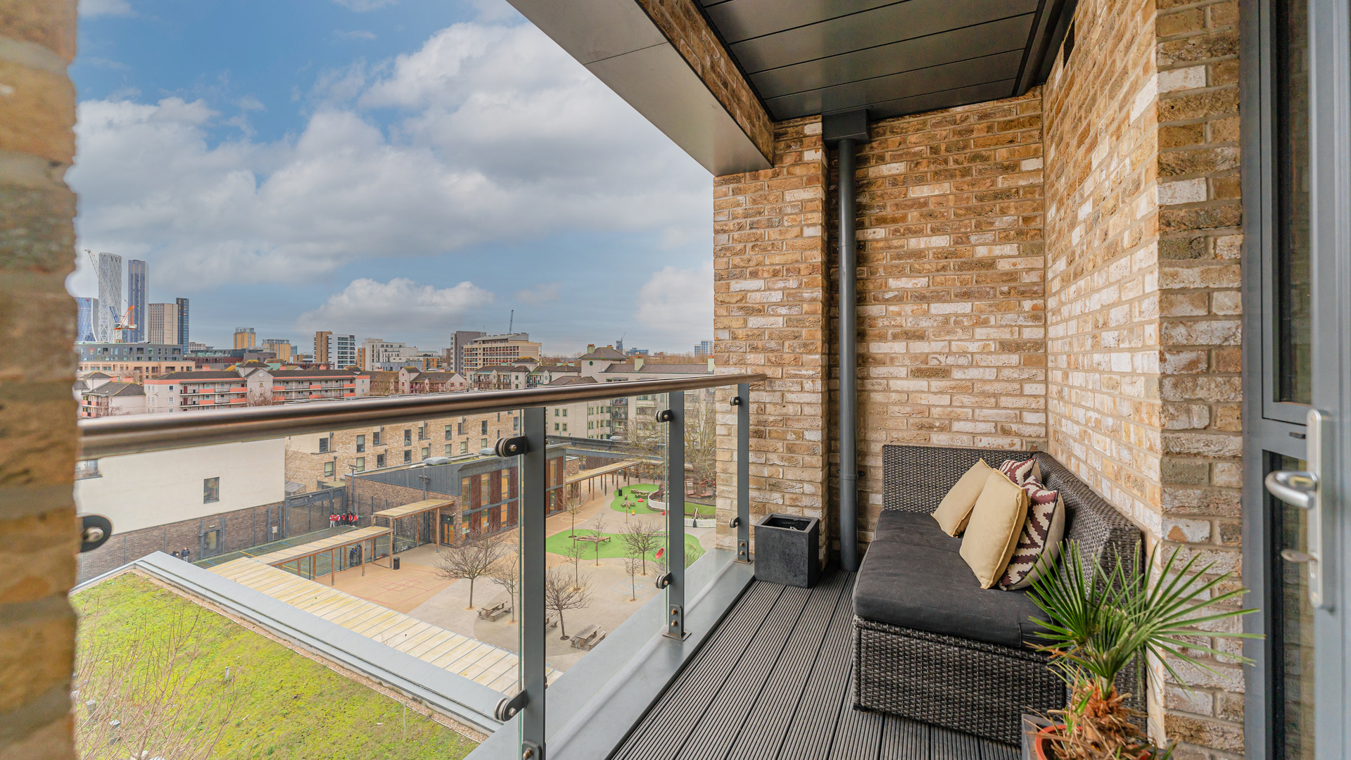 Property For Sale Duesbury House, St. Pauls Way, Bow, E3 1 Bedroom