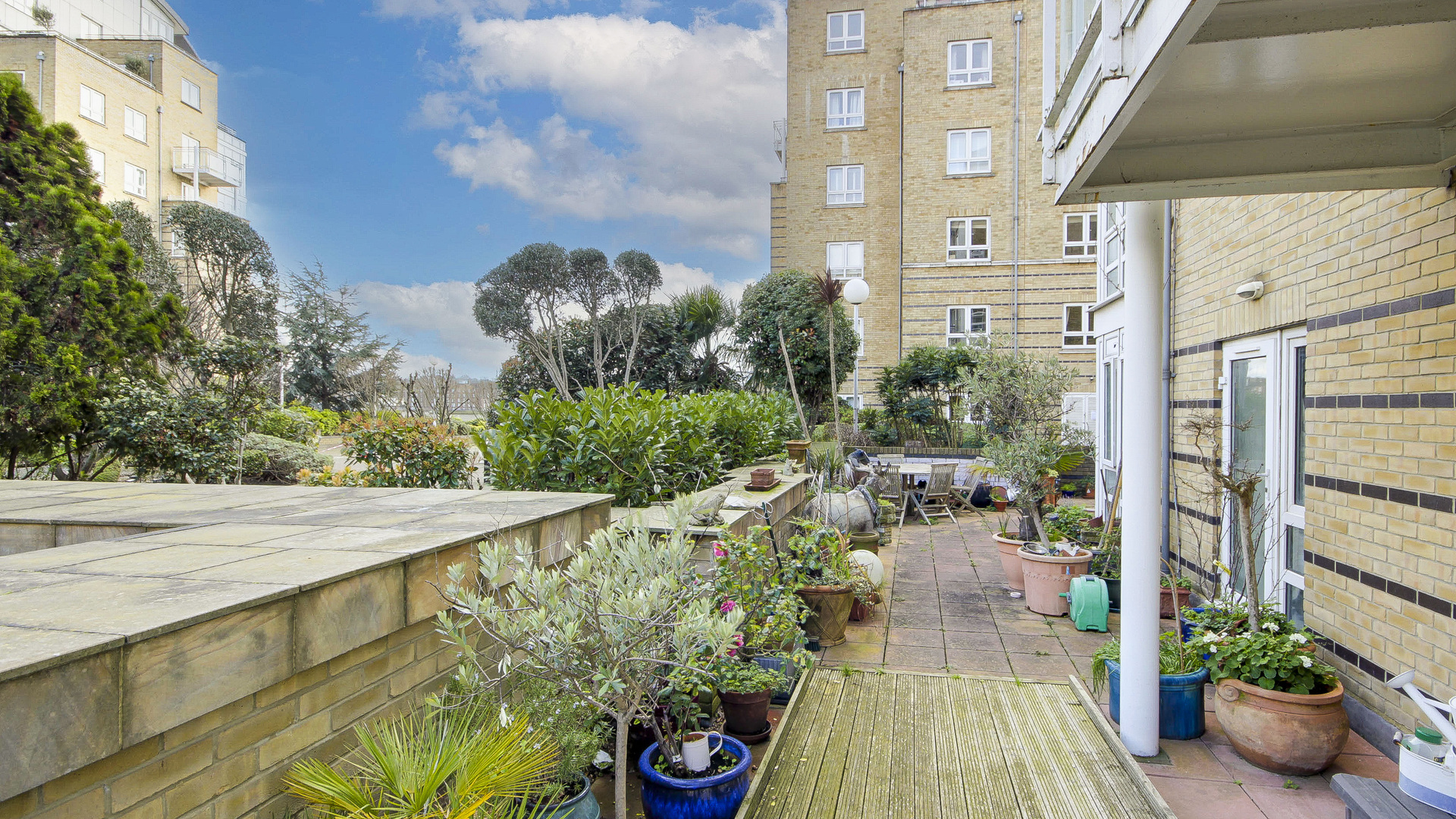 Property For Sale St. Davids Square, Isle of Dogs, E14 2 Bedroom Flat Alex Neil 004037/1