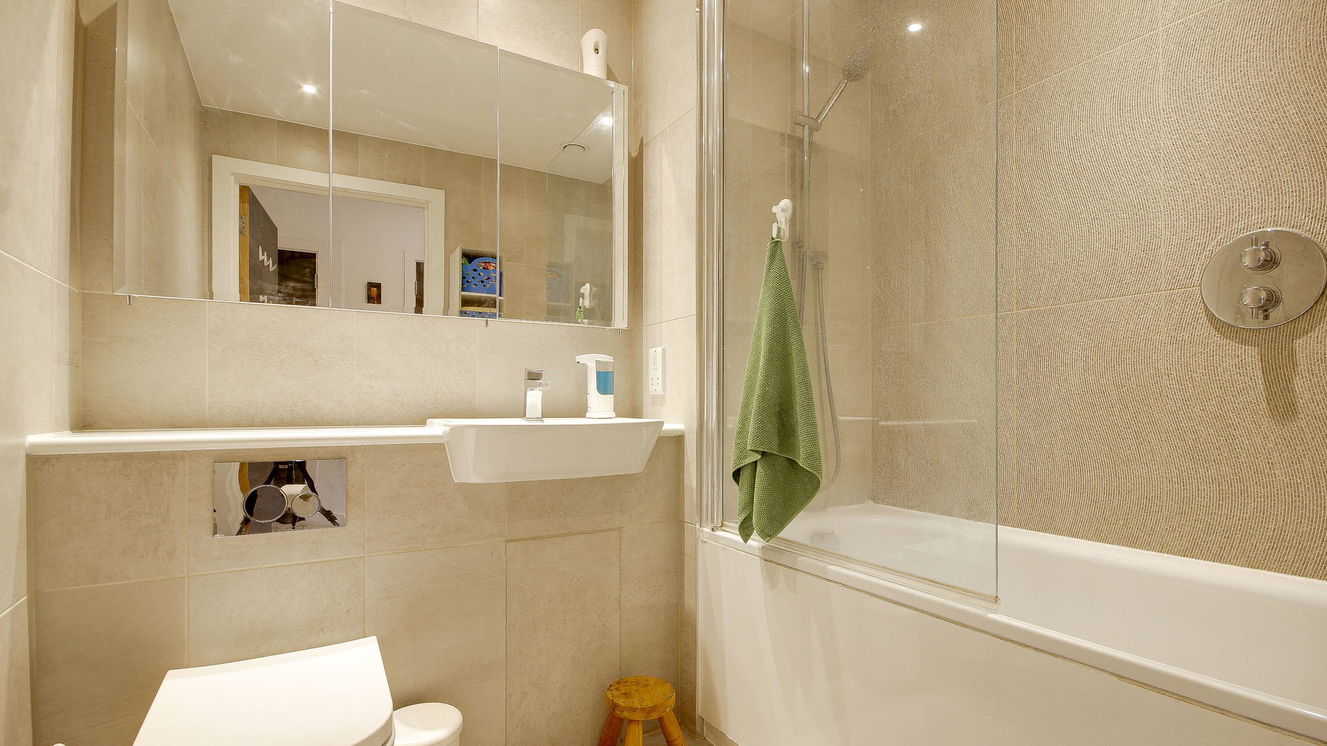 Property For Sale Deauville Close, Poplar, E14 2 Bedroom Flat Alex