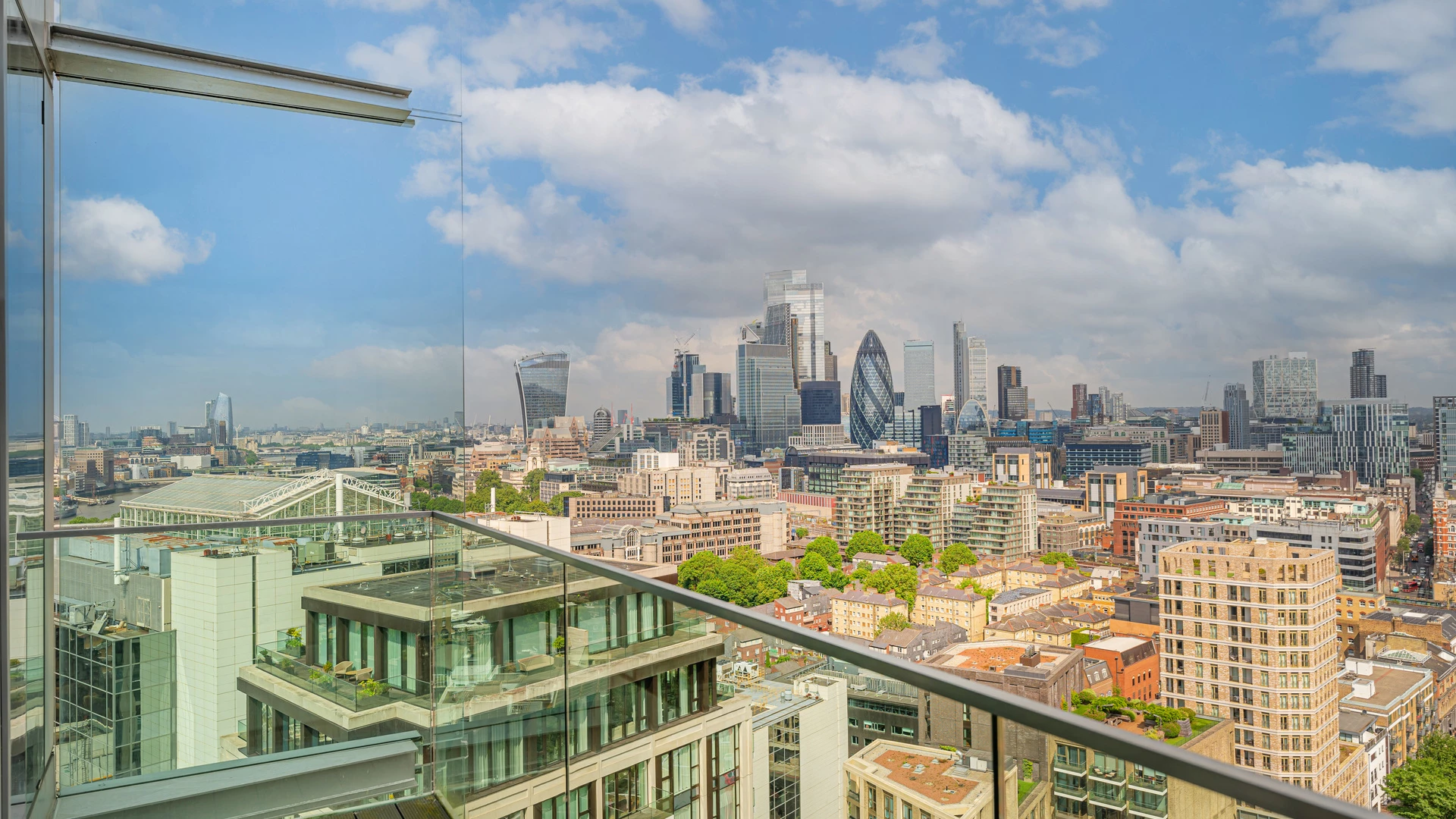 Gauging Square Wapping E1W