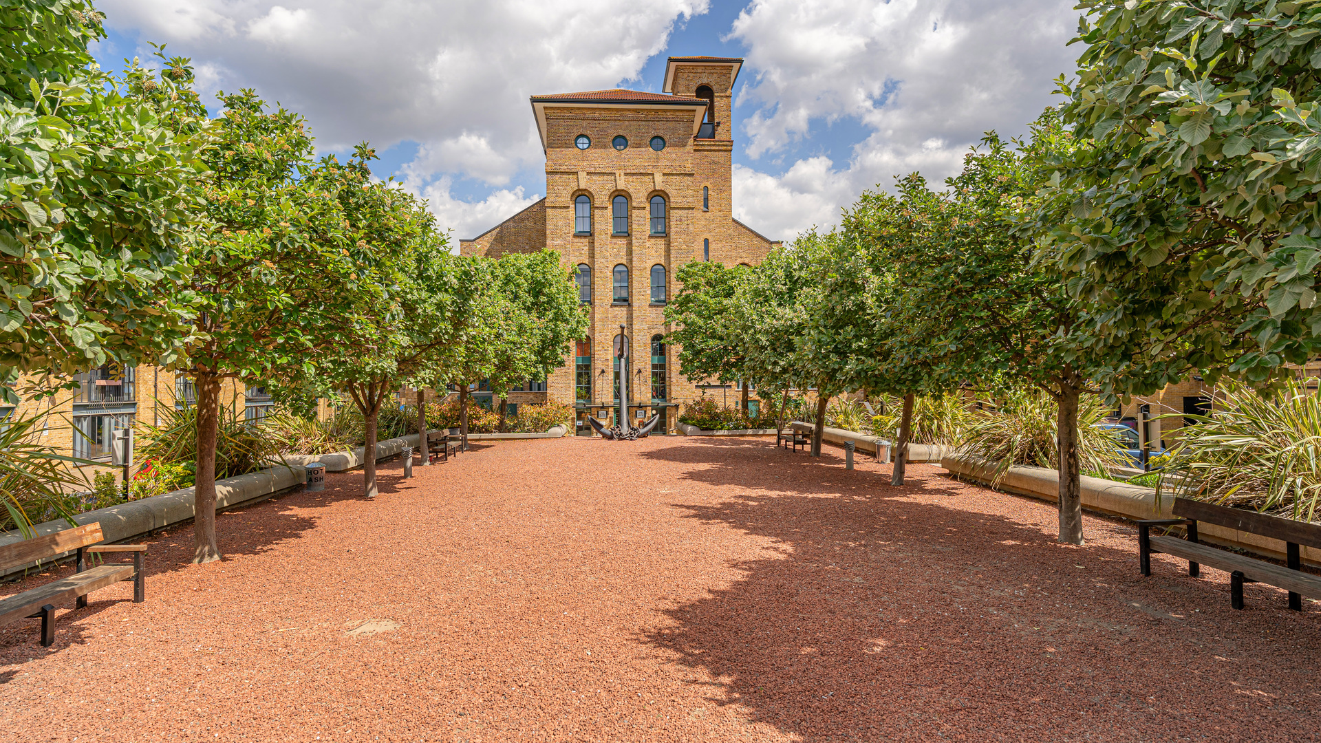 Burrells Wharf Square Canary Wharf E14