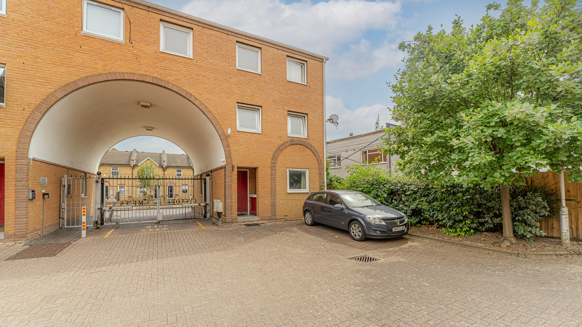 Homer Drive Canary Wharf E14