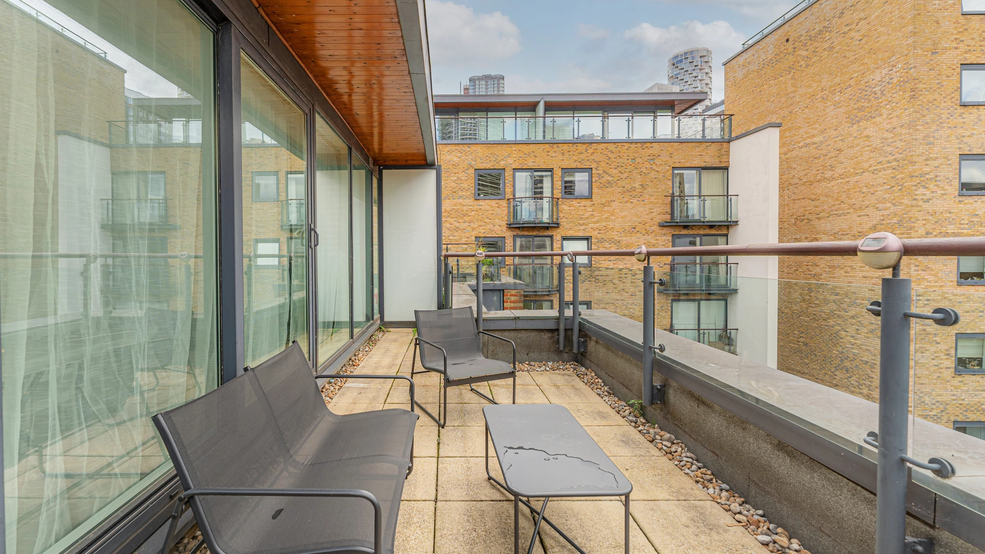 Boardwalk Place Canary Wharf E14