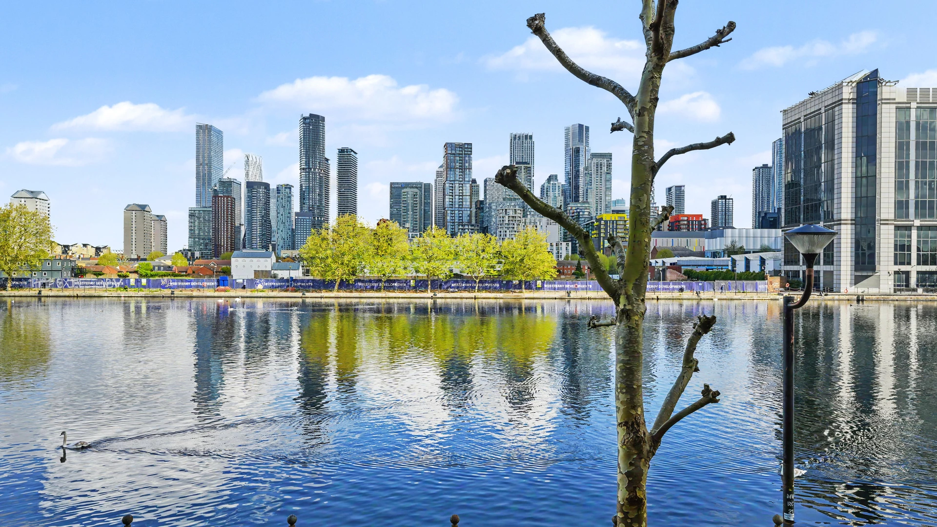 Property photo: Ringwood Gardens, Docklands, E14