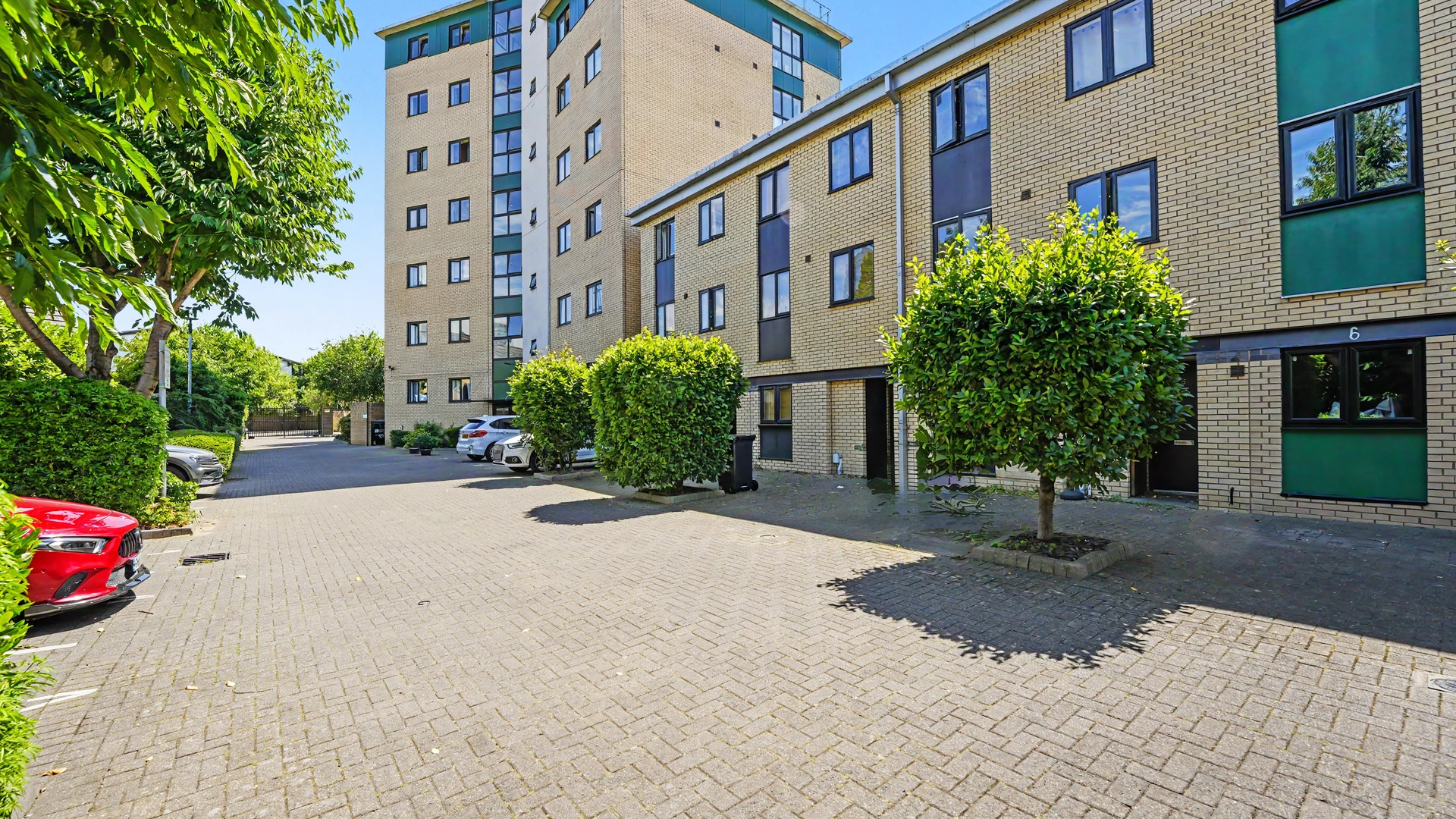 Property photo: Old Bellgate Place, Docklands, E14