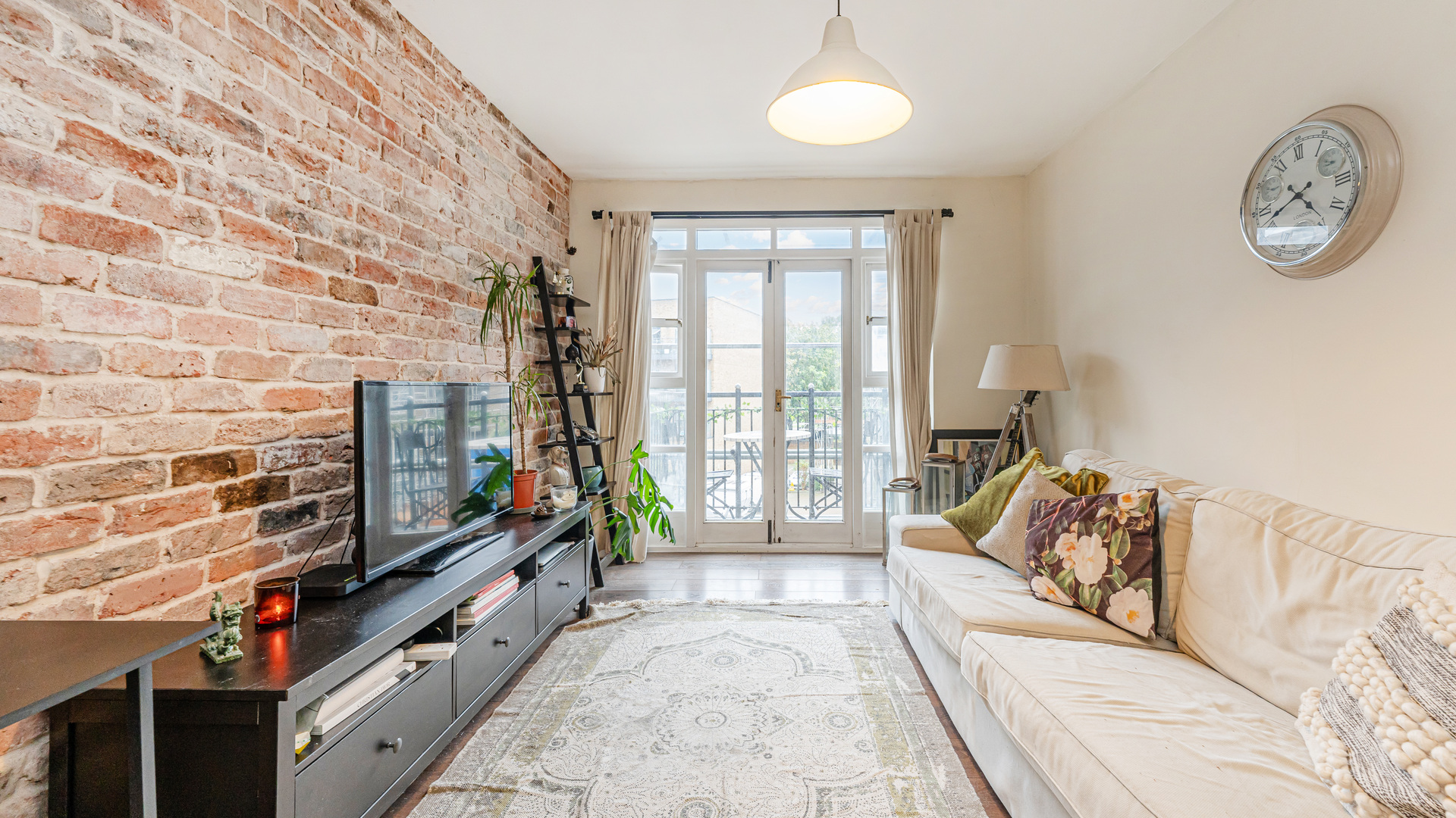 Property For Sale Empire Wharf, Old Ford Road, Bow, E3 1 Bedroom Flat