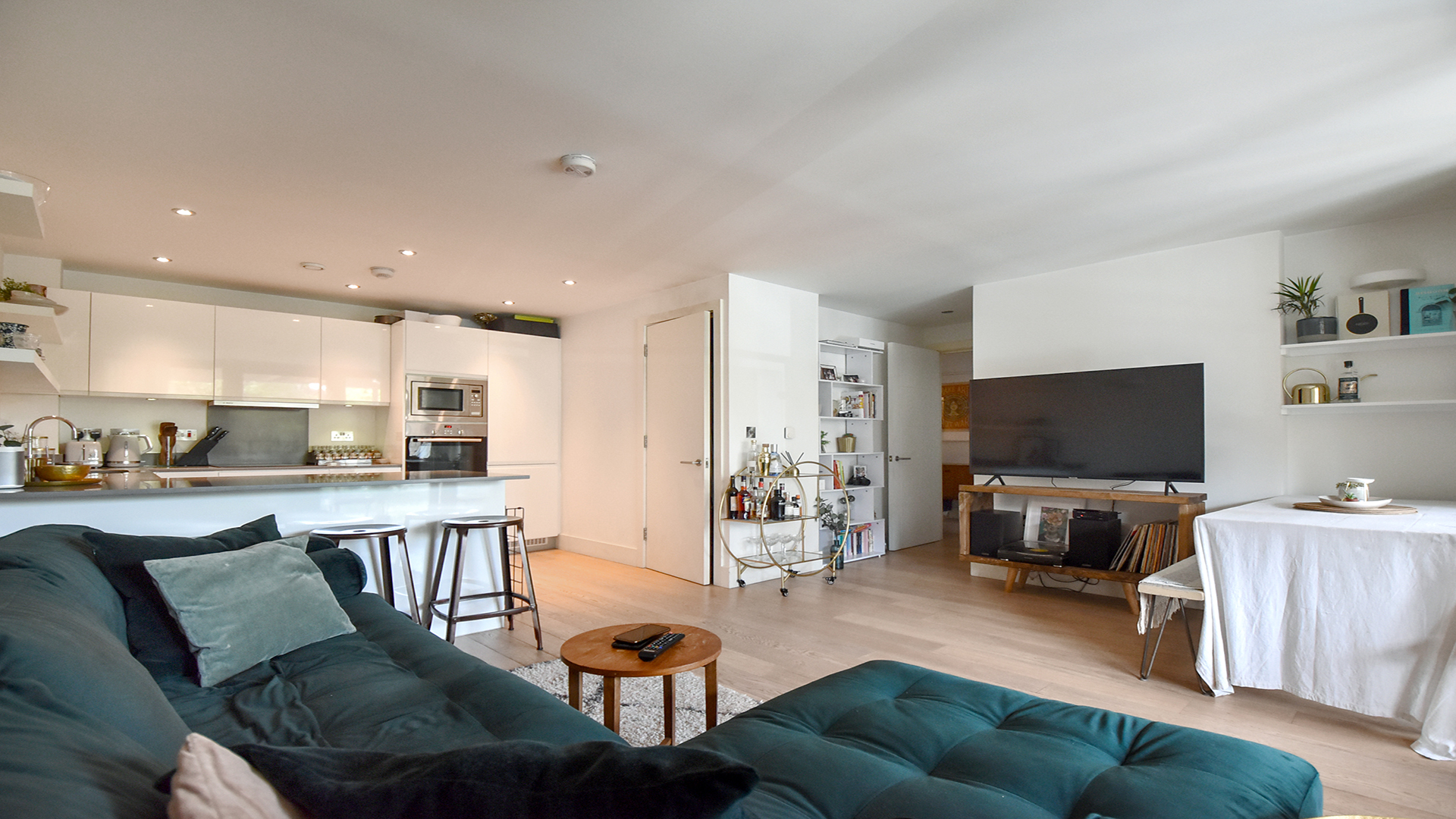 Property For Sale Minton Court, Fairfield Road, Bow, E3 1 Bedroom Flat Alex Neil 003870/1