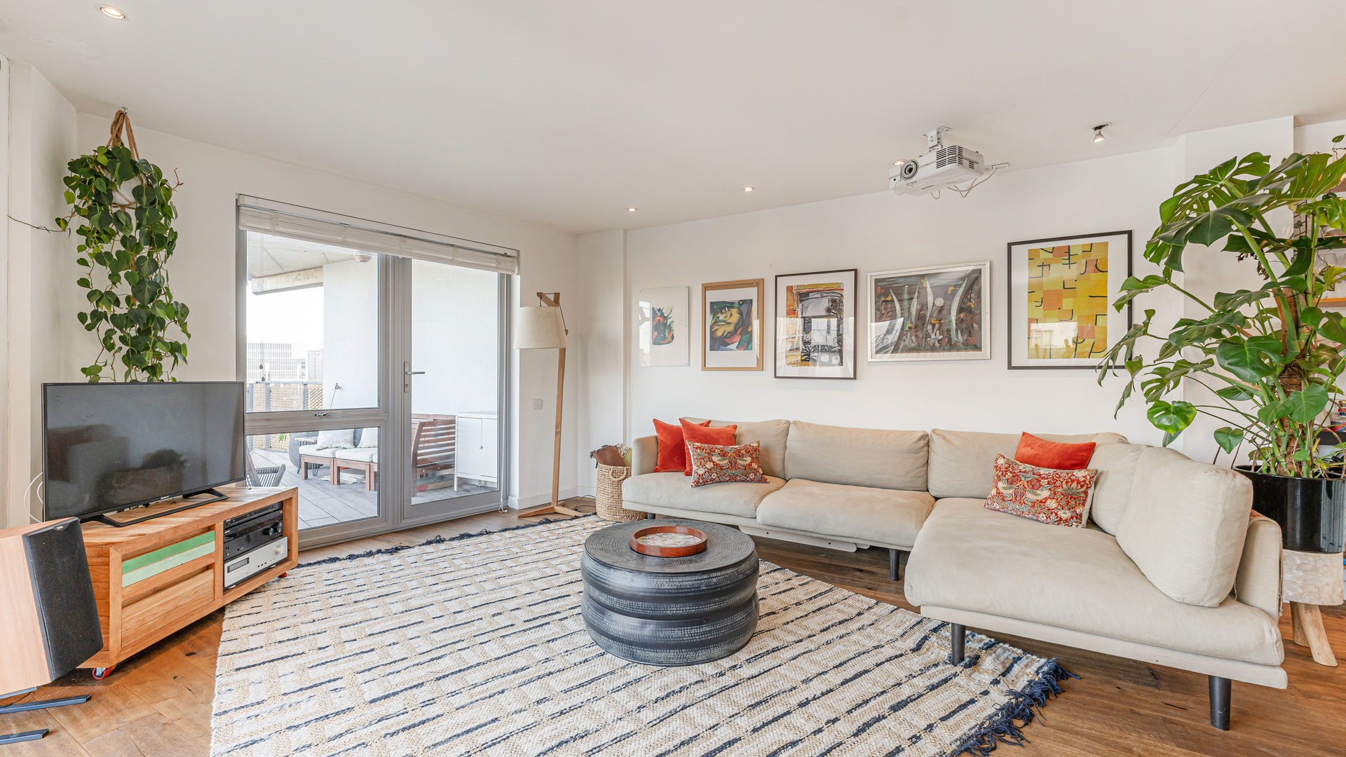 Property For Sale Wick Lane, Hackney Wick, E3 2 Bedroom Flat Alex