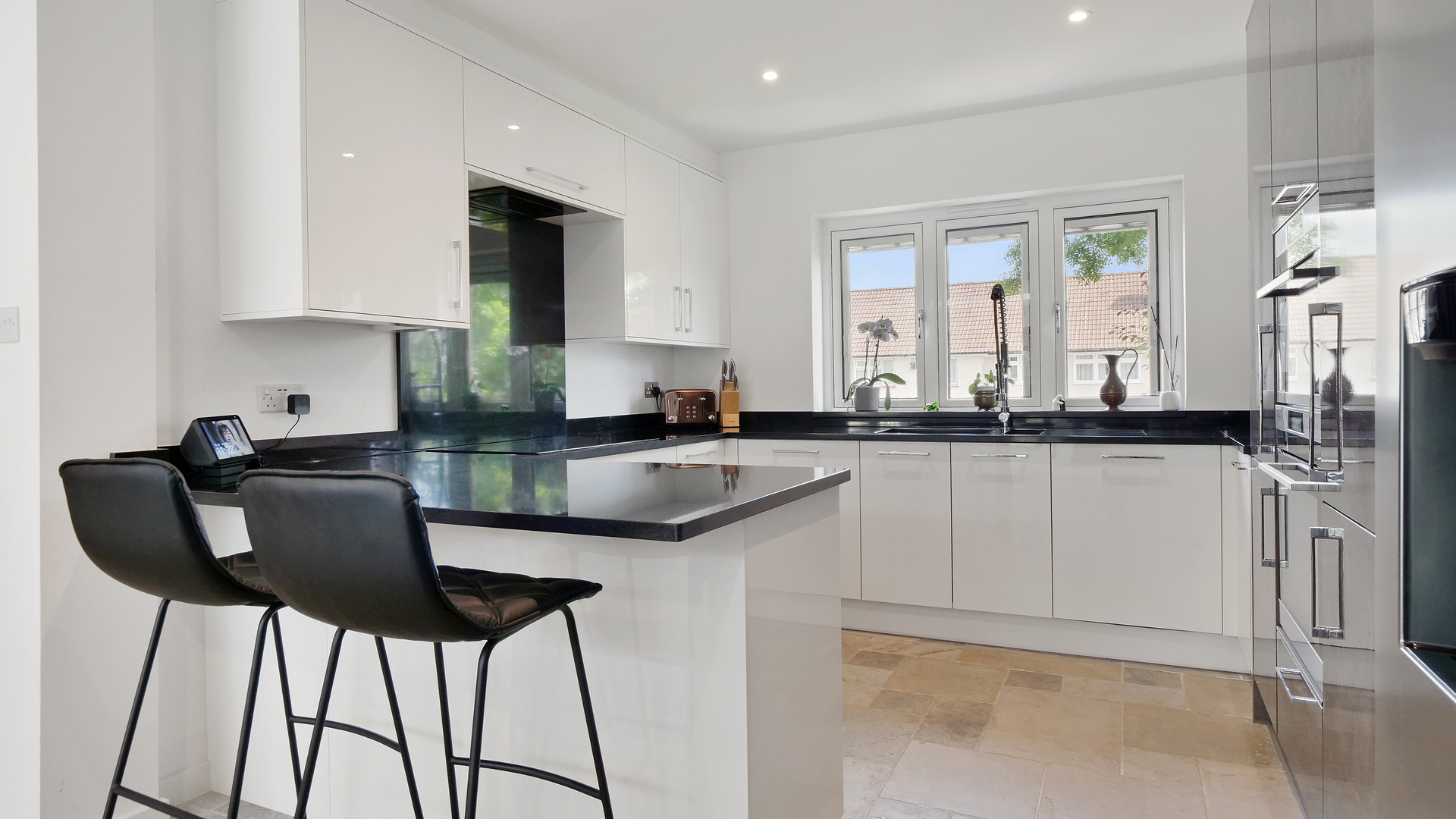 Property For Sale Slades Drive, Chislehurst, BR7 3 Bedroom Semi