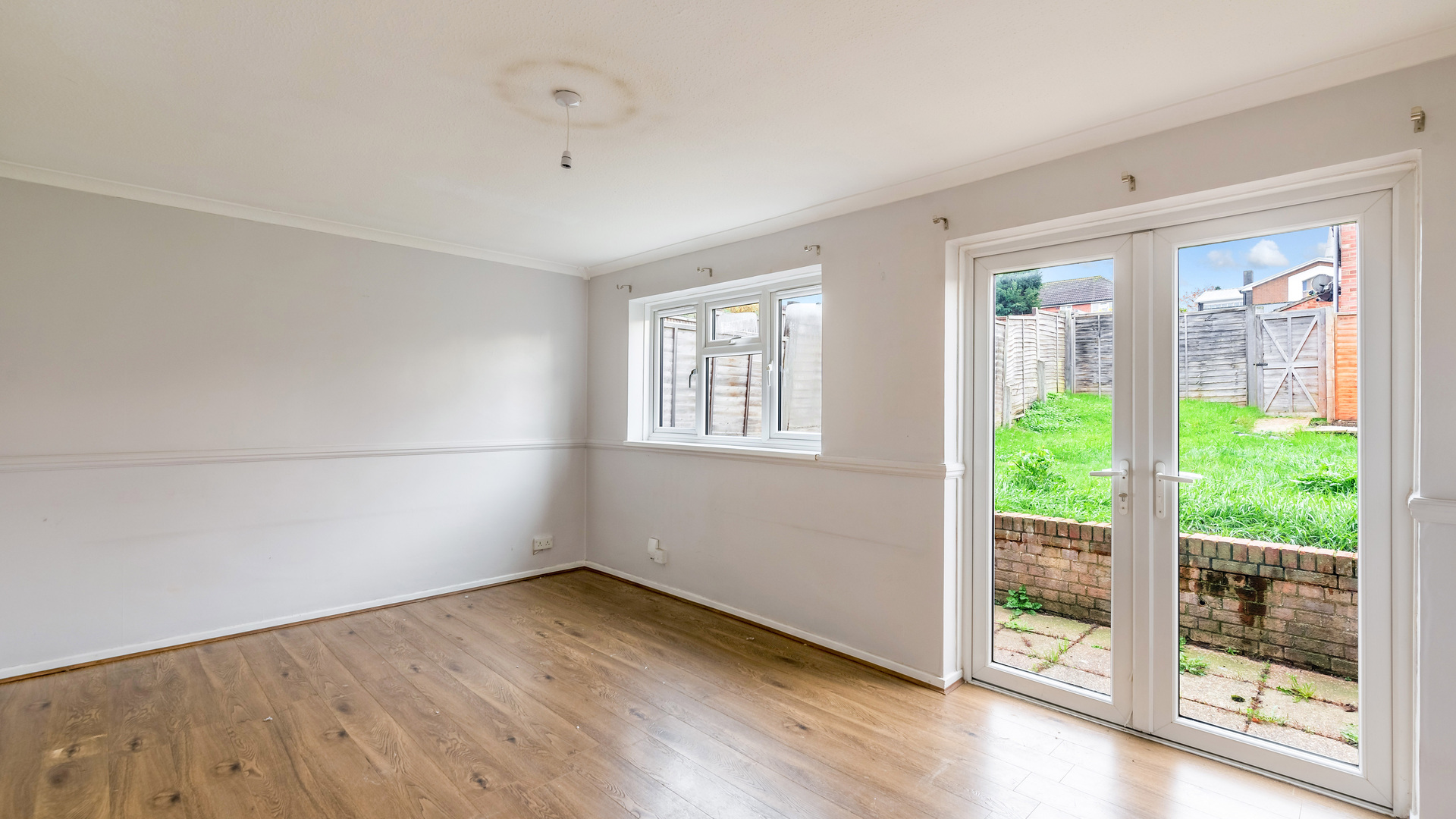 Property For Sale Cotmandene Crescent, Orpington, BR5 3 Bedroom