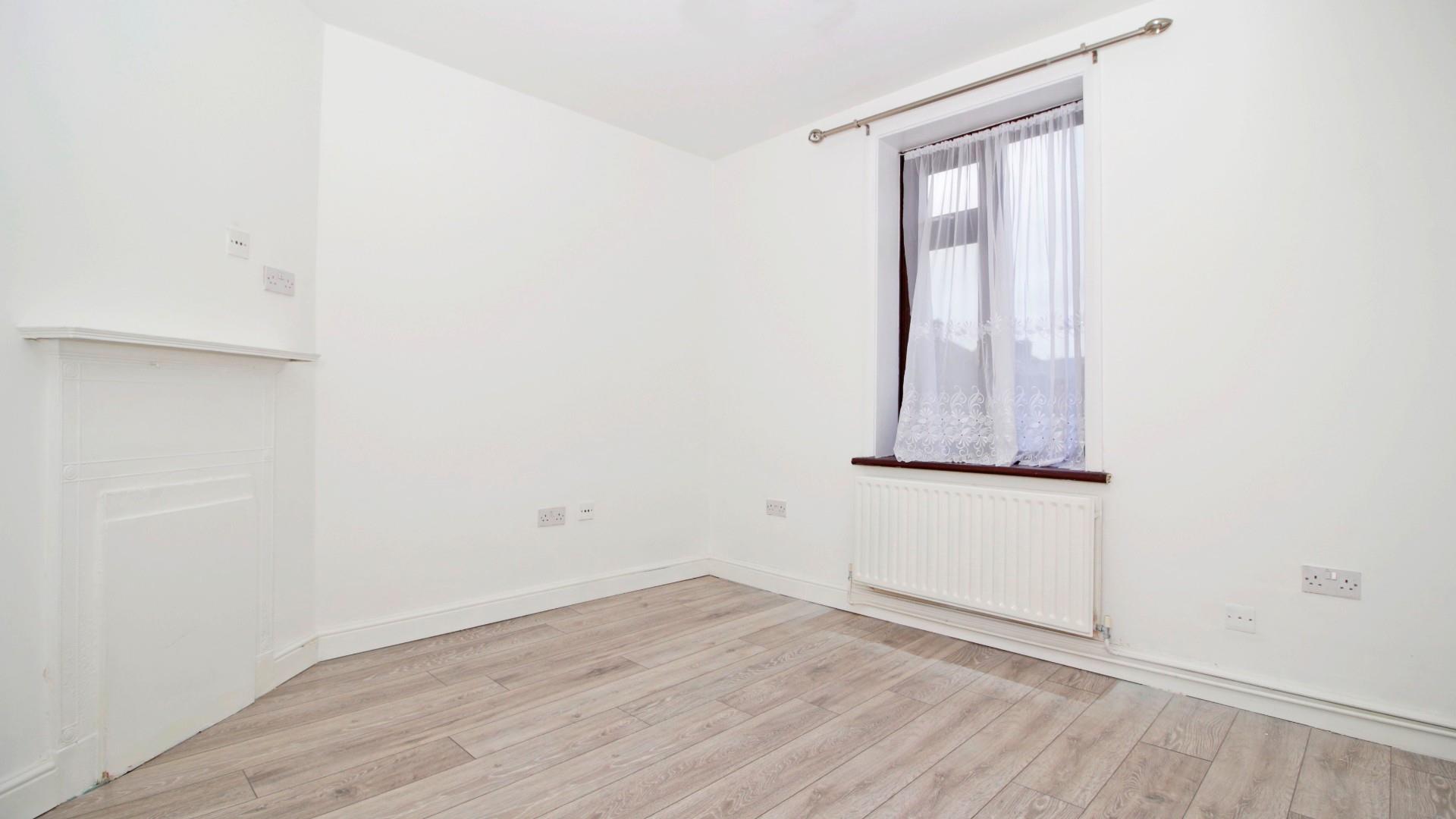 Property For Sale Southend Lane, London, SE6 | 3 Bedroom House - Mid ...