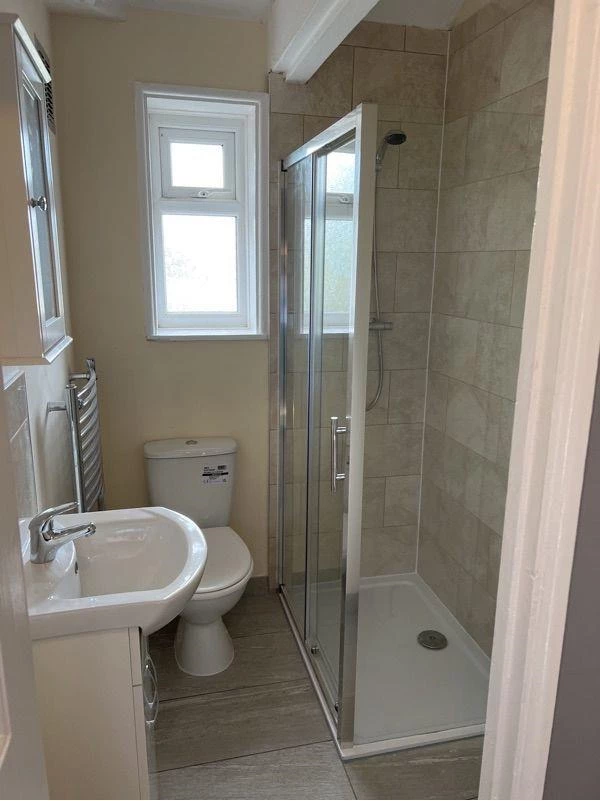 1 The green - bathroom.jpg