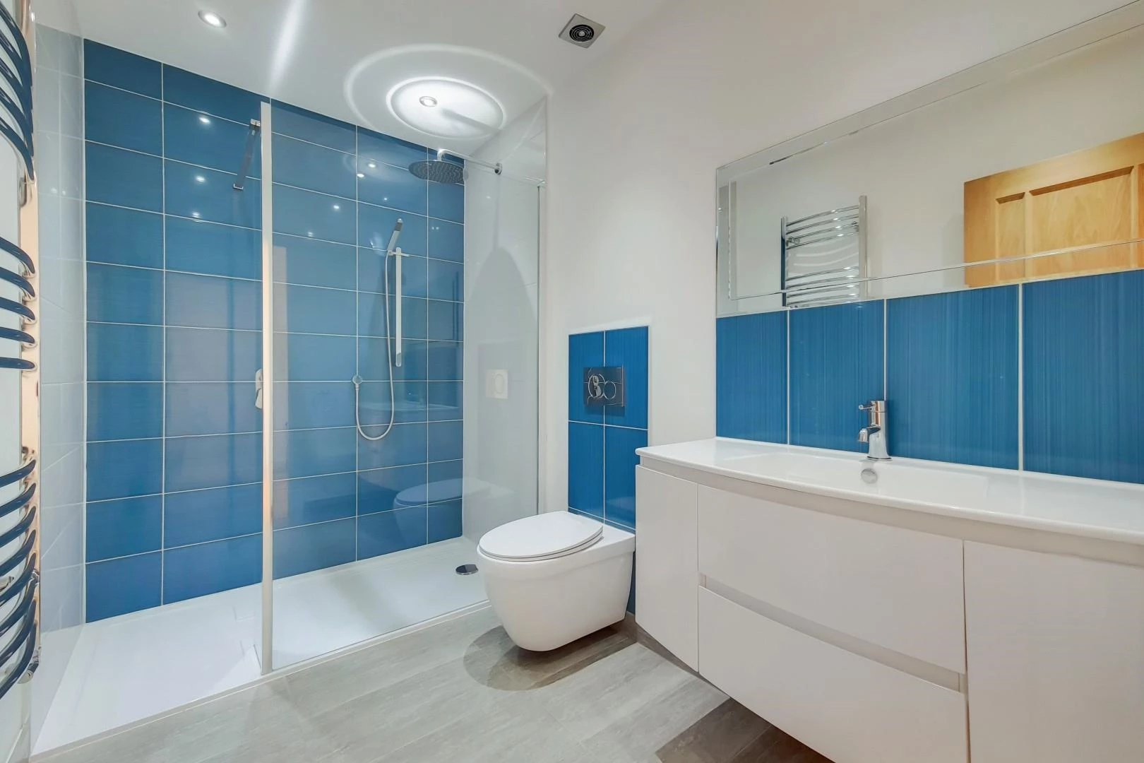 6_Shower Room-0.jpg