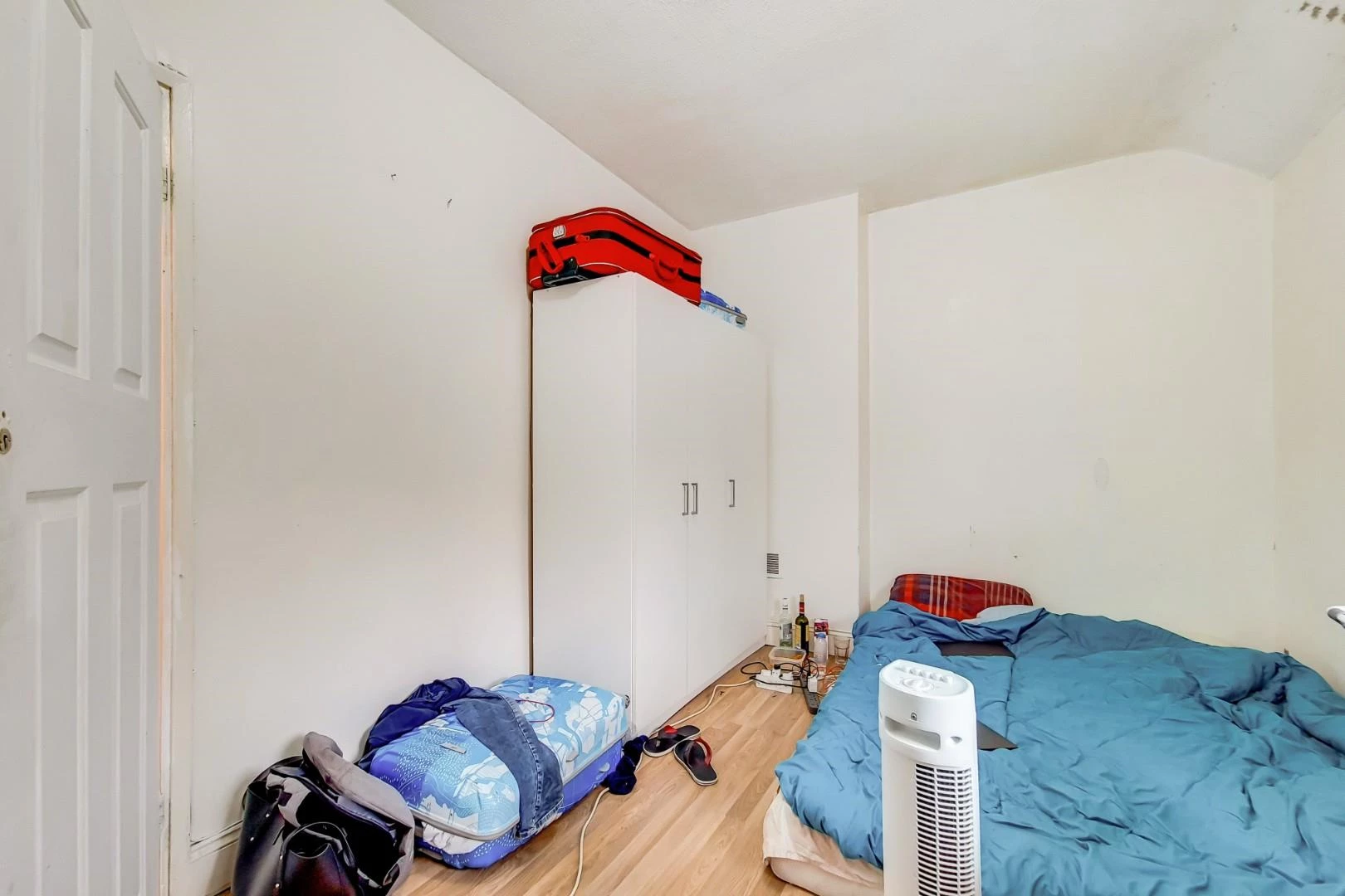 10_Main Bedroom-0.jpg