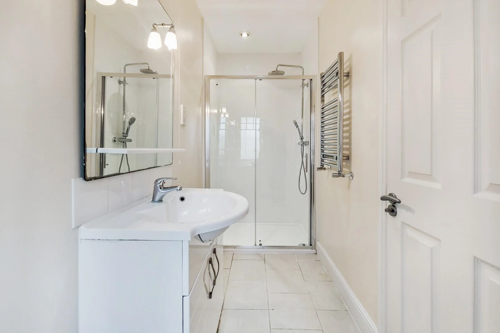 12_Ensuite 2-0.jpg
