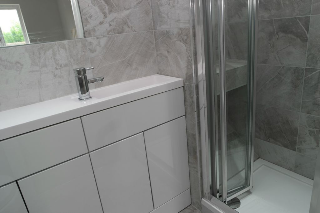 En-suite Shower/WC