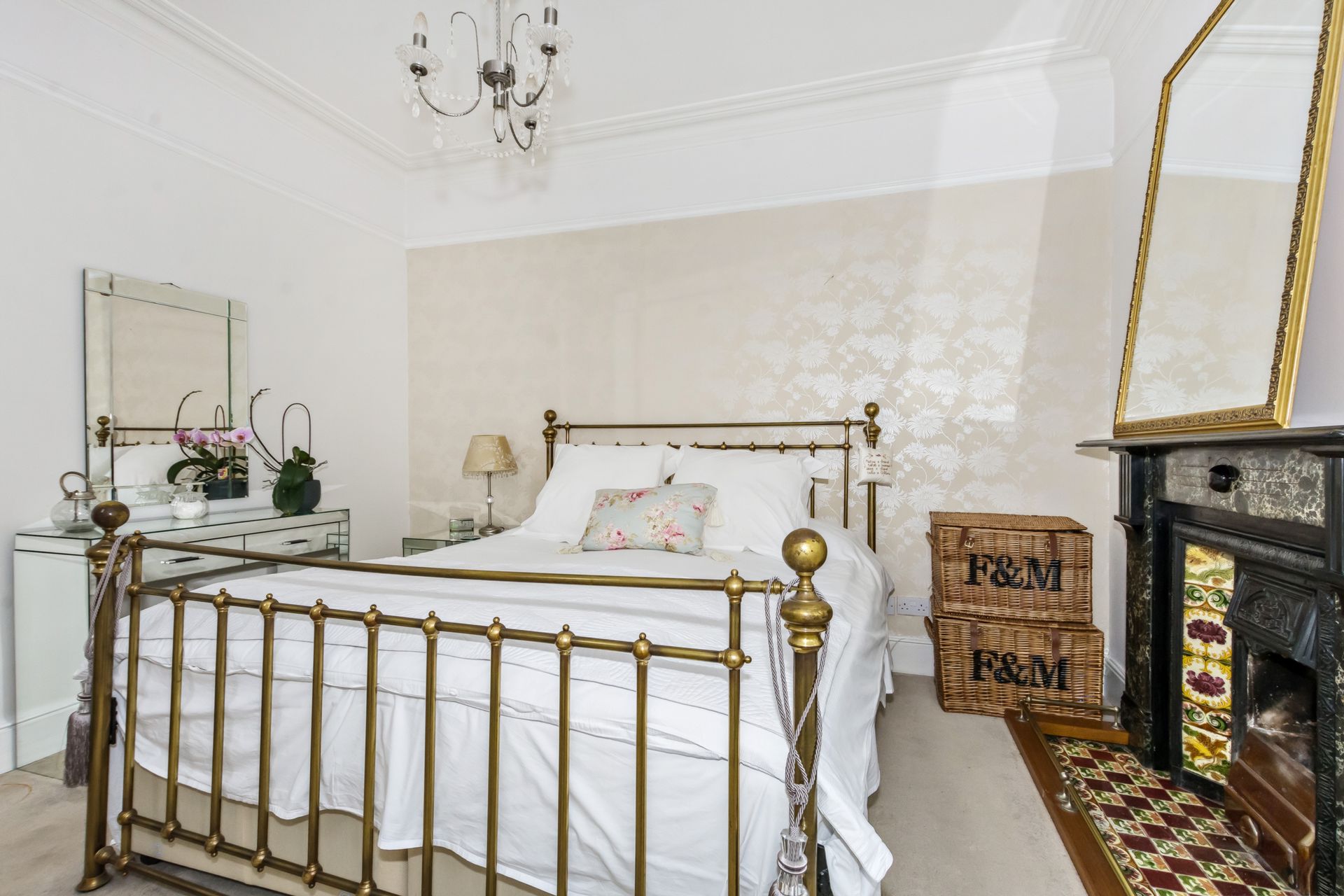 Reception 2/Bedroom 4